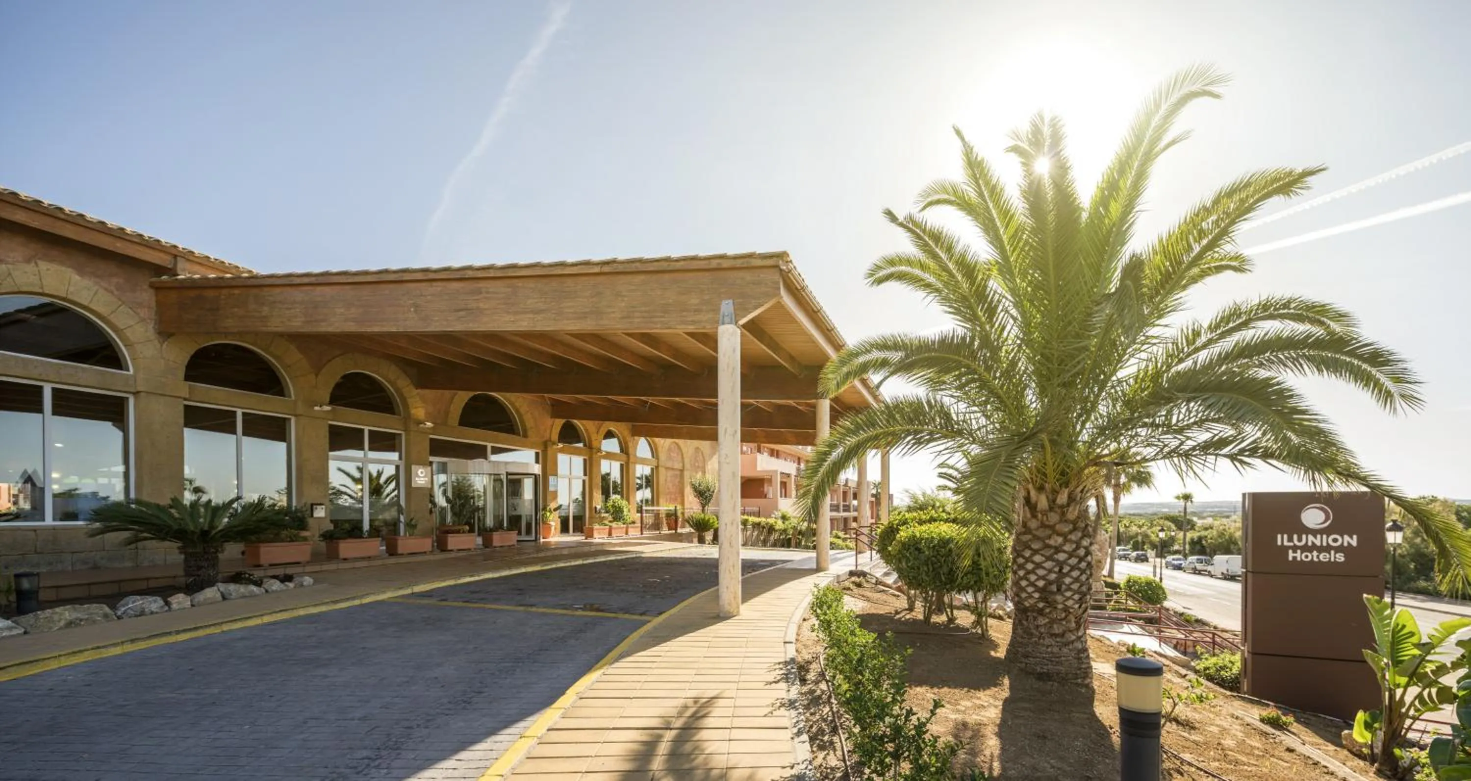 Facade/entrance in Ilunion Sancti Petri