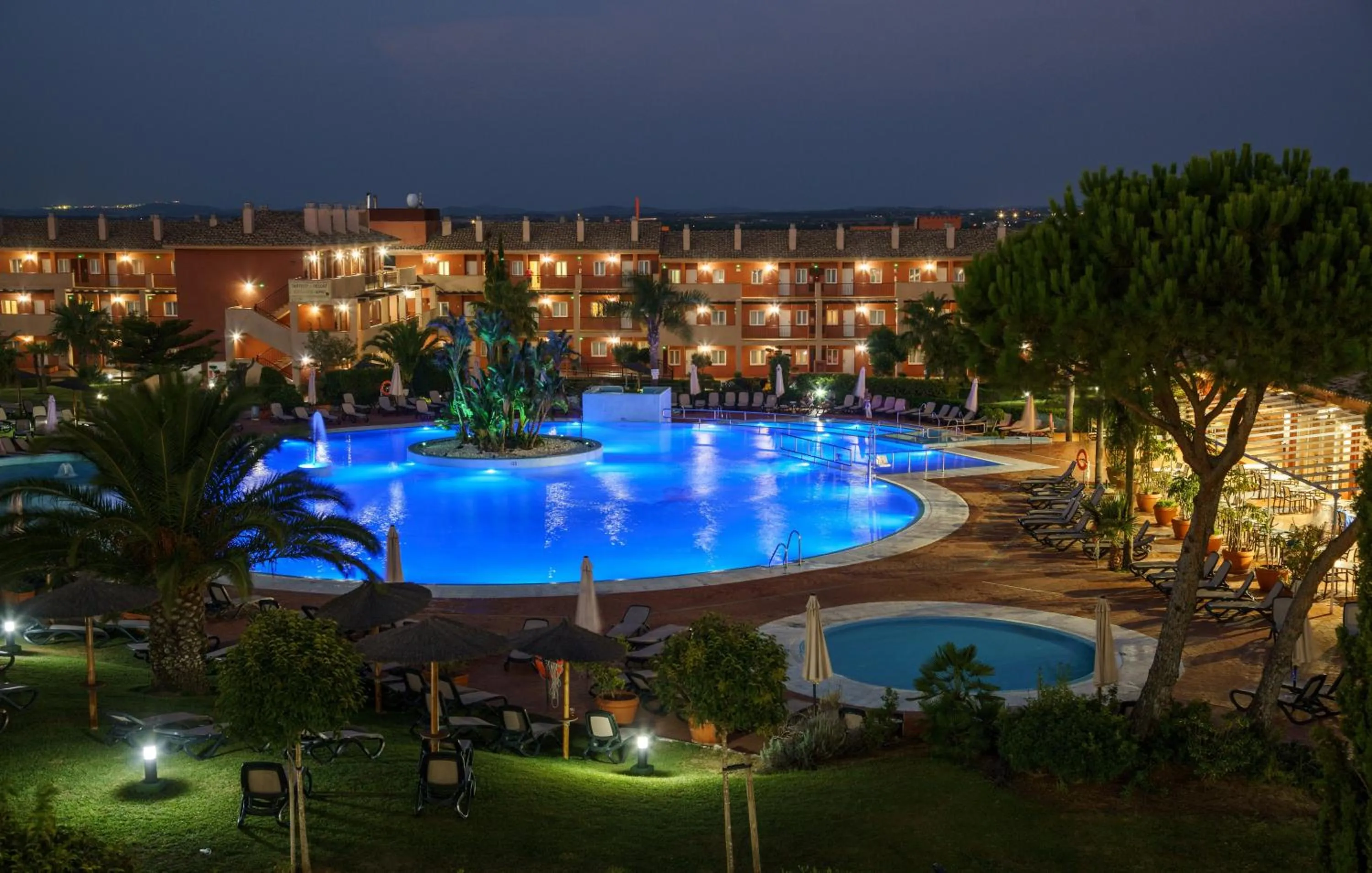 Swimming pool in Ilunion Sancti Petri