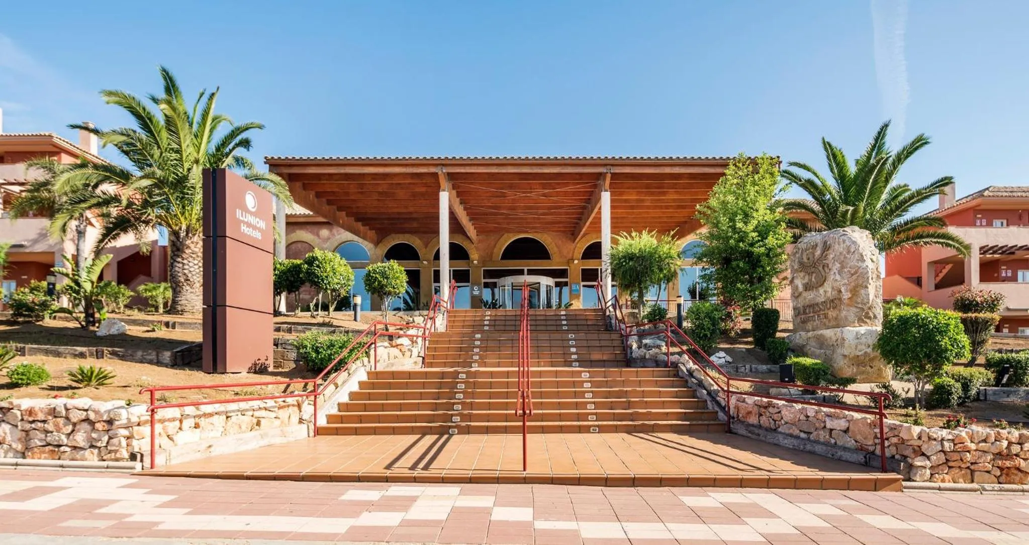 Property building in Ilunion Sancti Petri