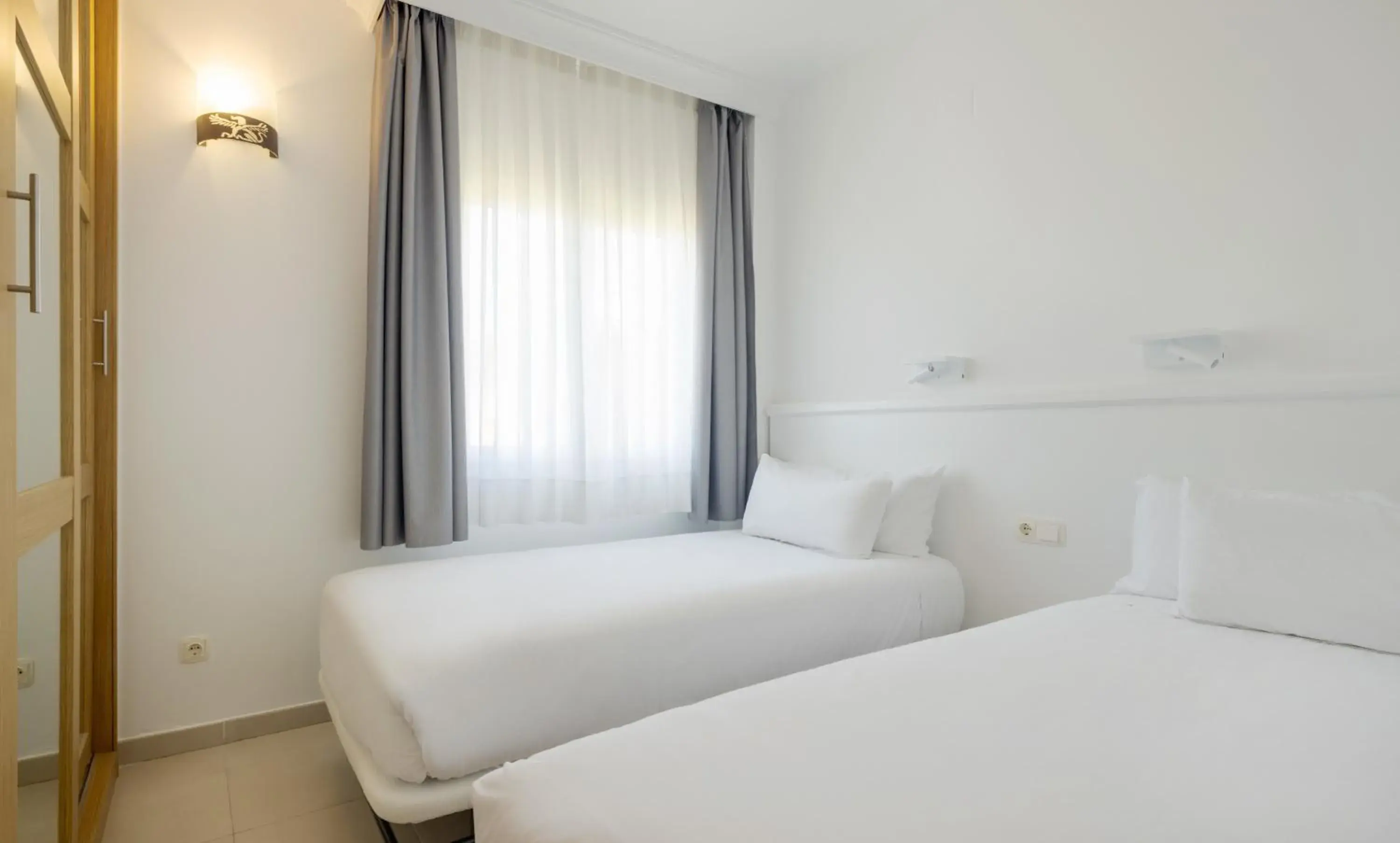 Bedroom, Bed in Ilunion Sancti Petri Bedroom, Bed in Ilunion Sancti Petri