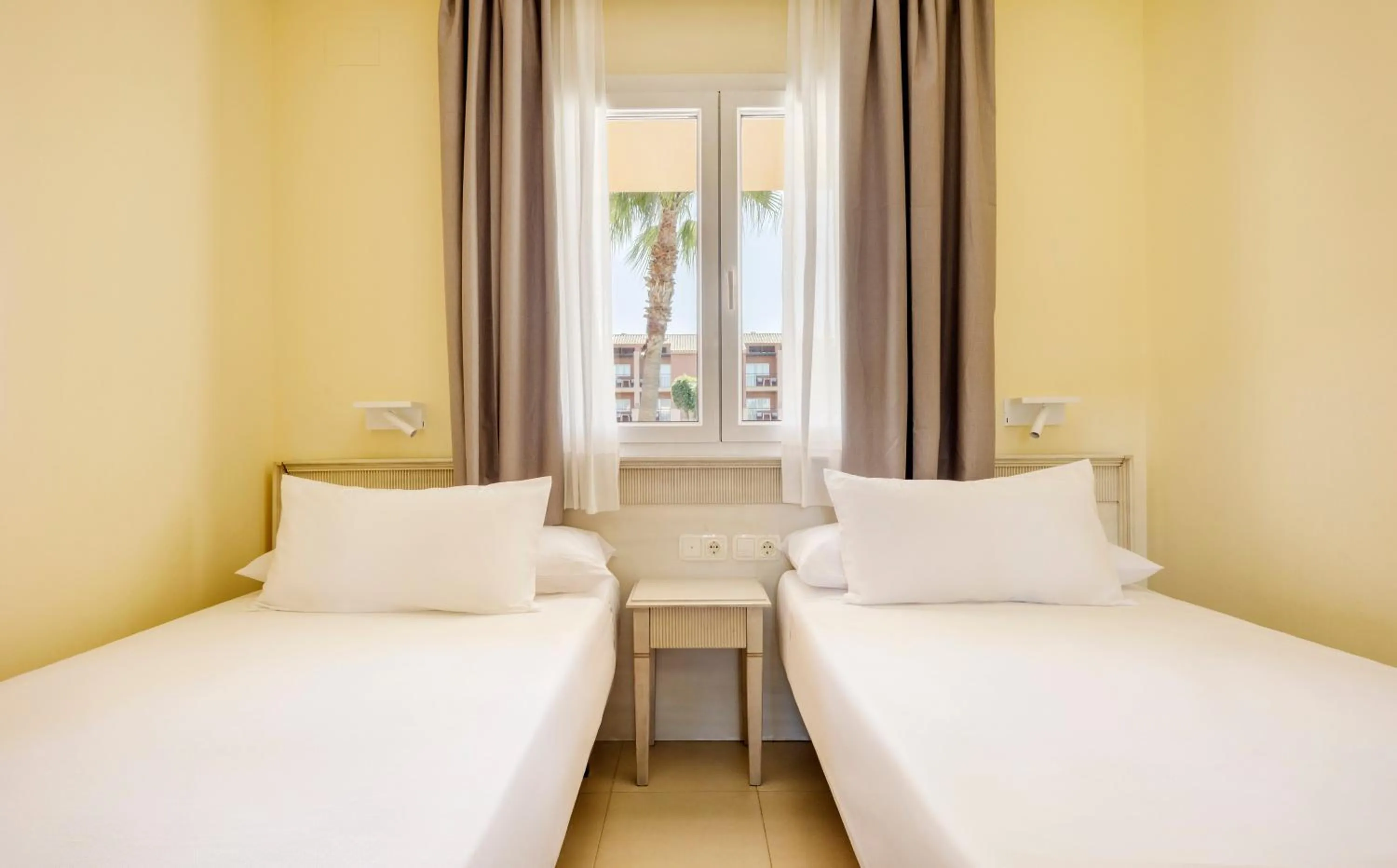 Decorative detail, Bed in Ilunion Sancti Petri