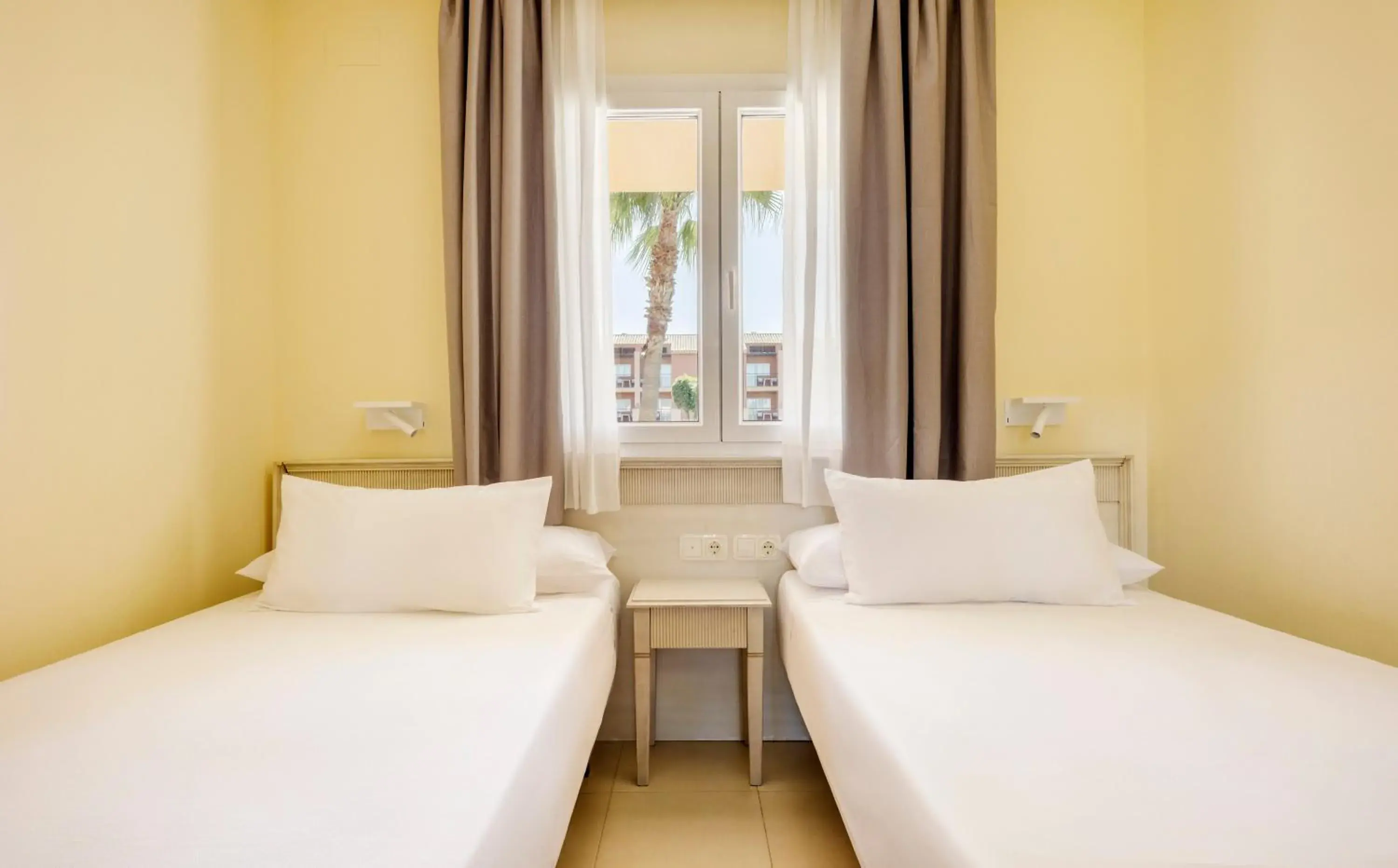 Decorative detail, Bed in Ilunion Sancti Petri Decorative detail, Bed in Ilunion Sancti Petri