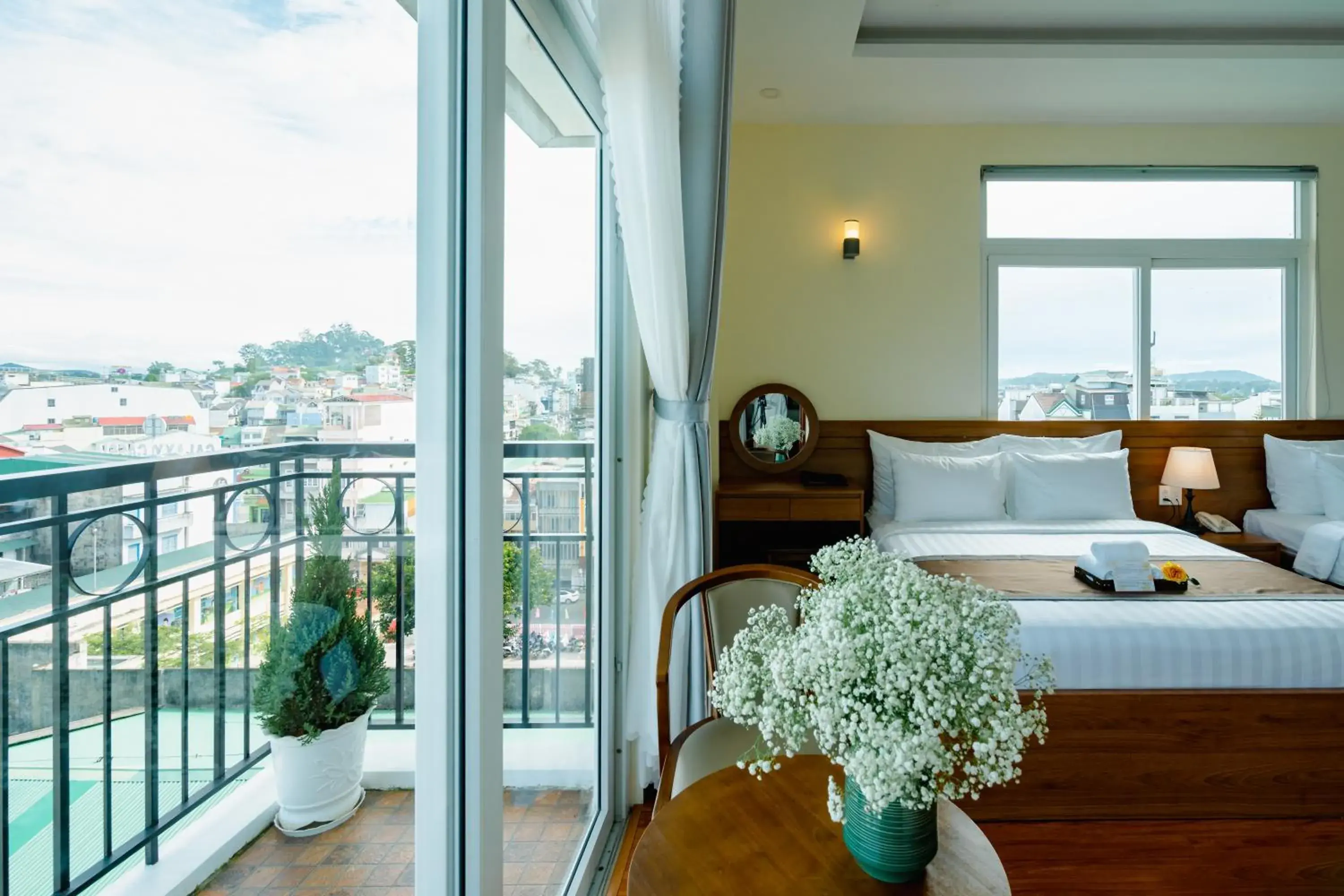 Property building, Bed in Bombo DaLat Hotel Property building, Bed in Bombo DaLat Hotel