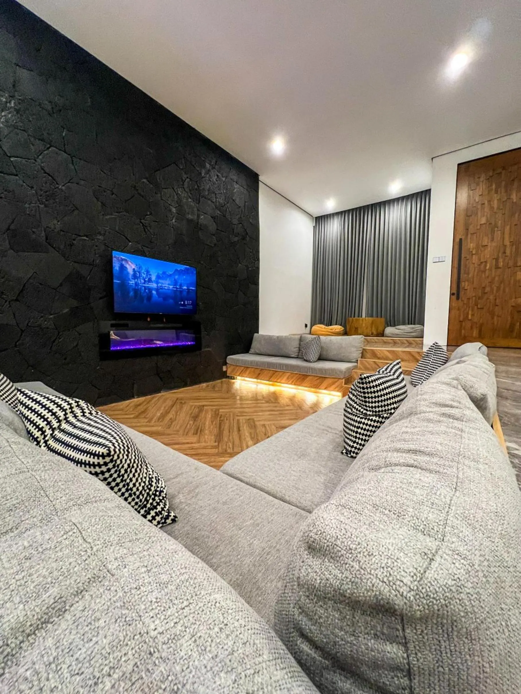 TV and multimedia in LeRoca Villa