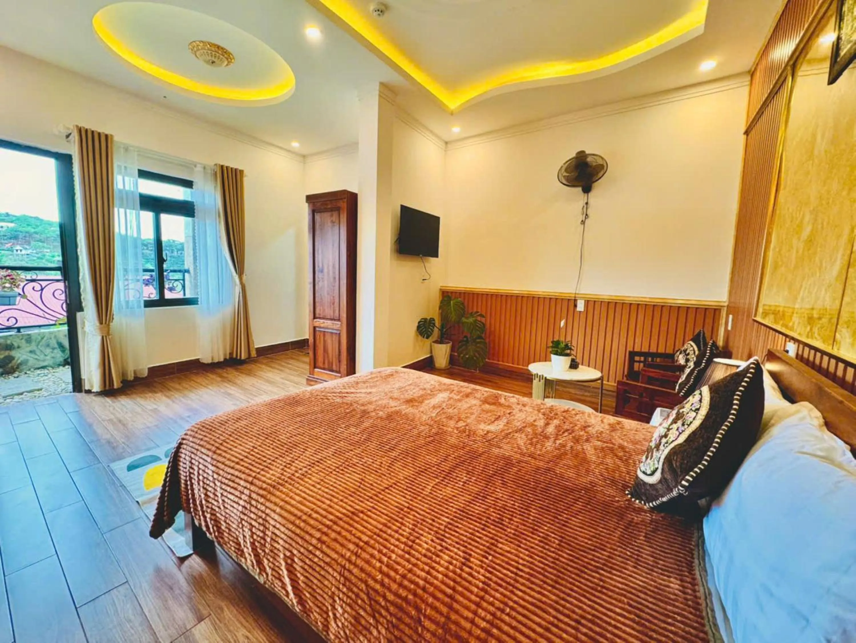 Photo of the whole room, Bed in Pine Forest House Dalat