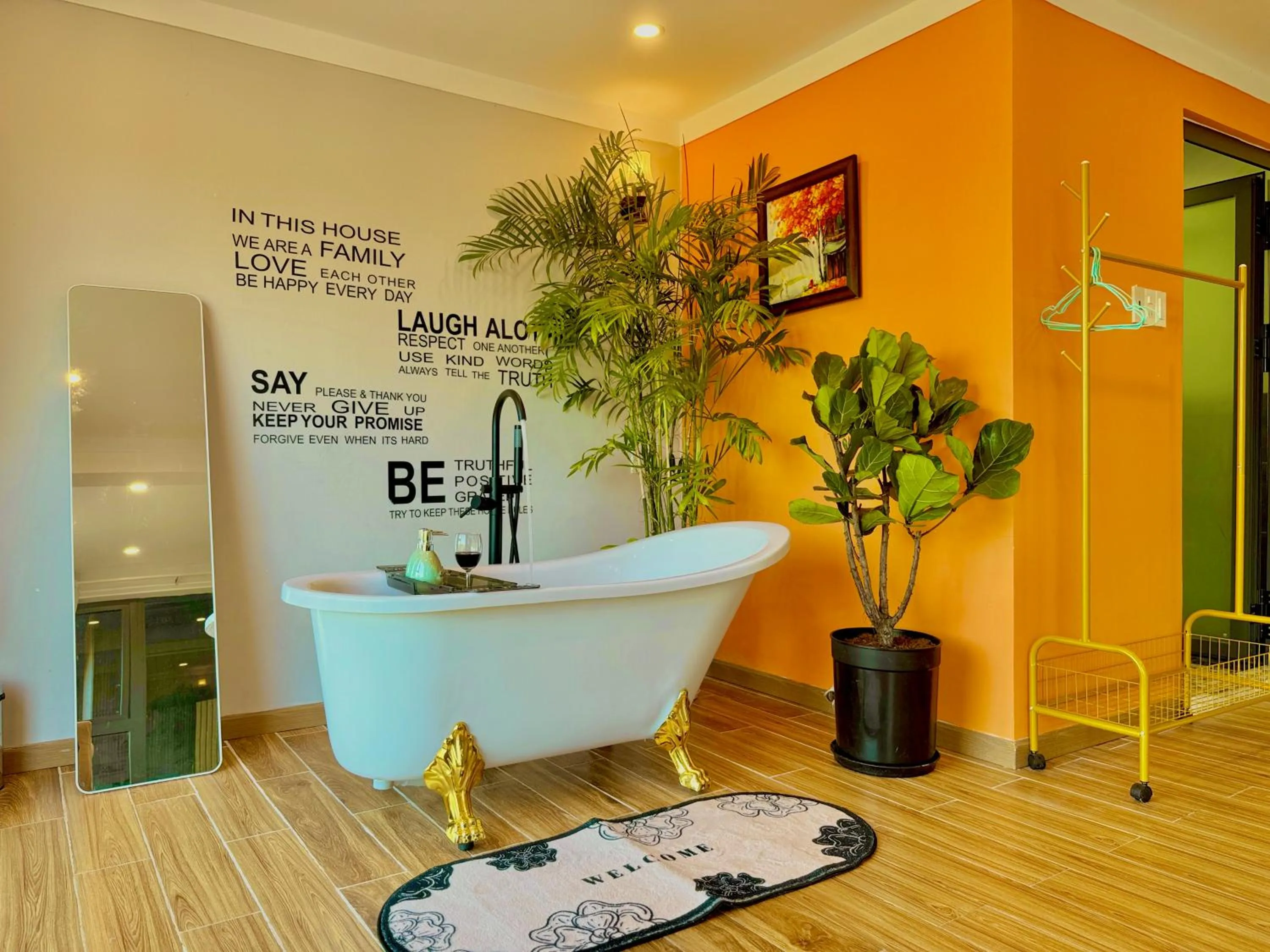 Bath in Pine Forest House Dalat