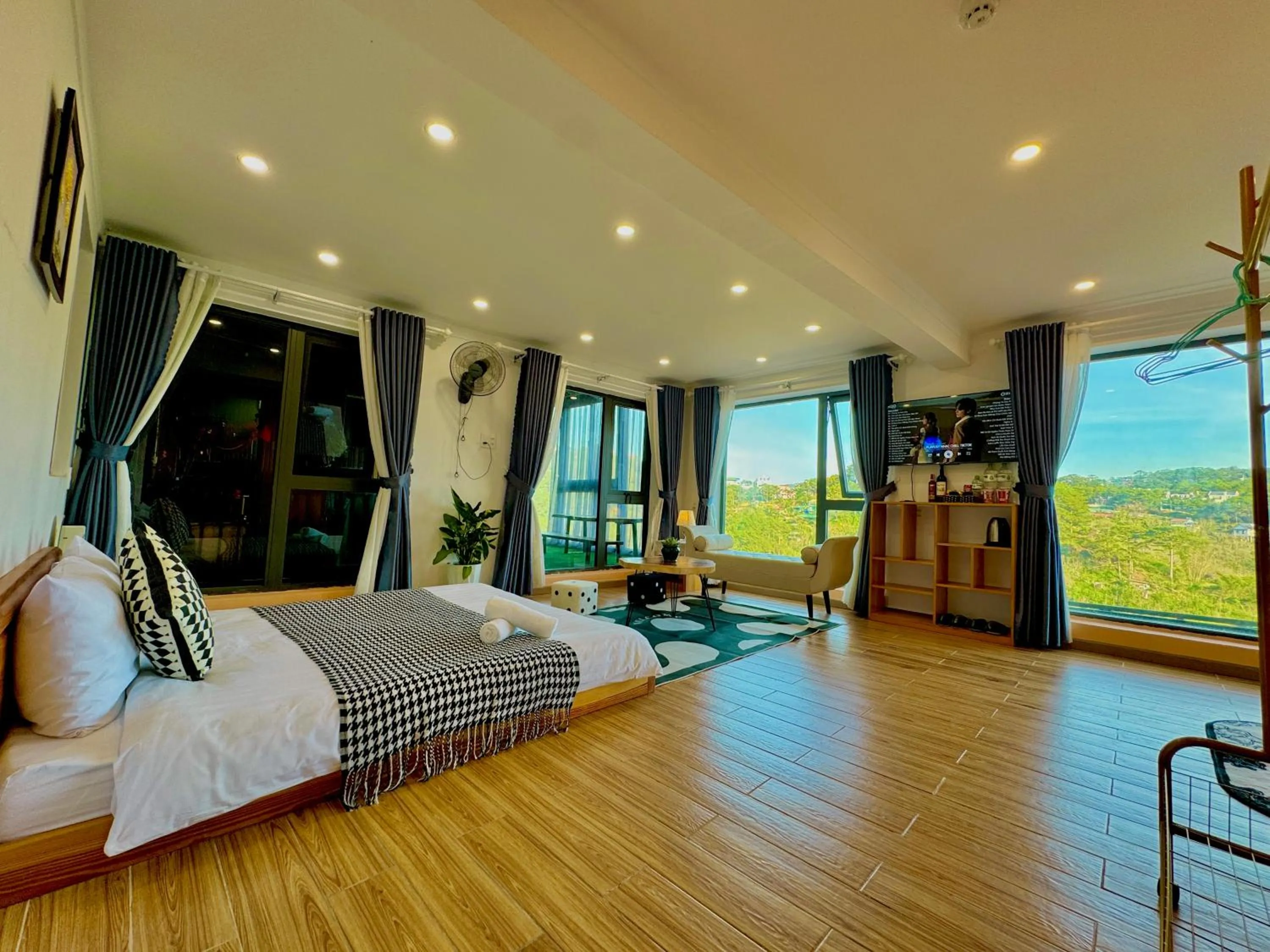 Photo of the whole room in Pine Forest House Dalat