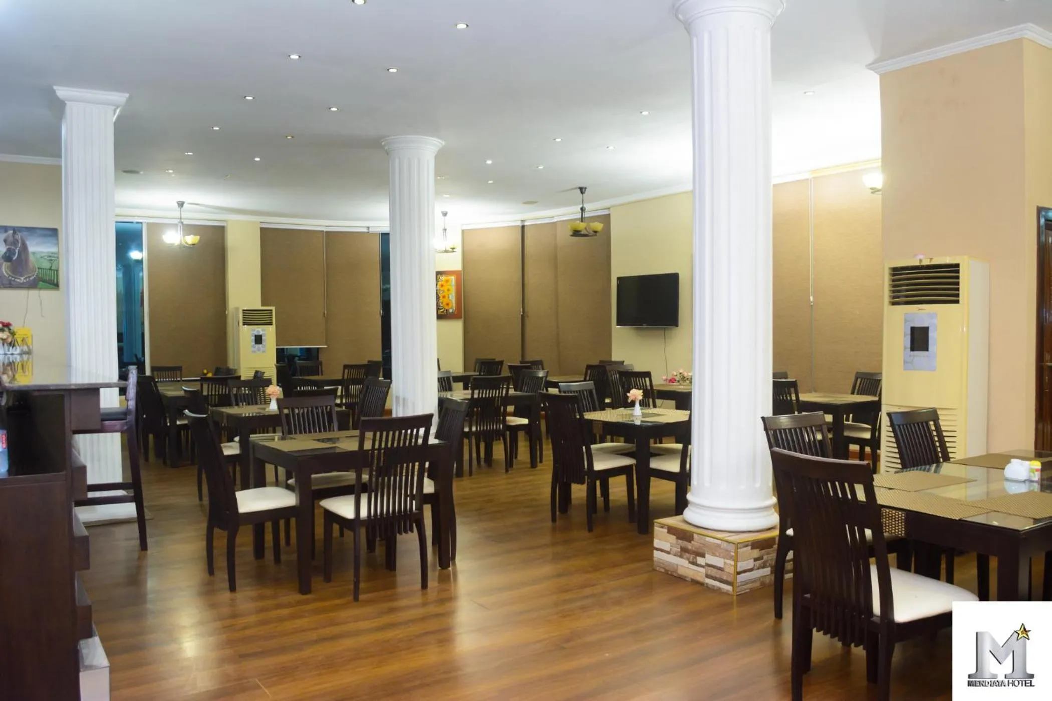 Restaurant/places to eat in Mendiata Hotel