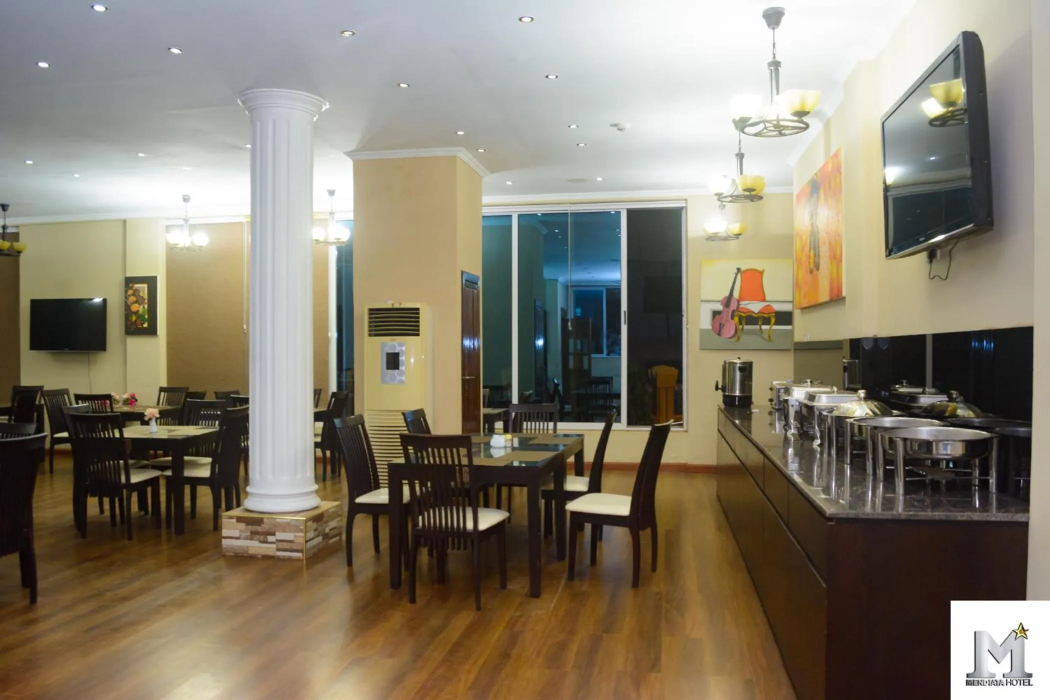 Restaurant/places to eat in Mendiata Hotel