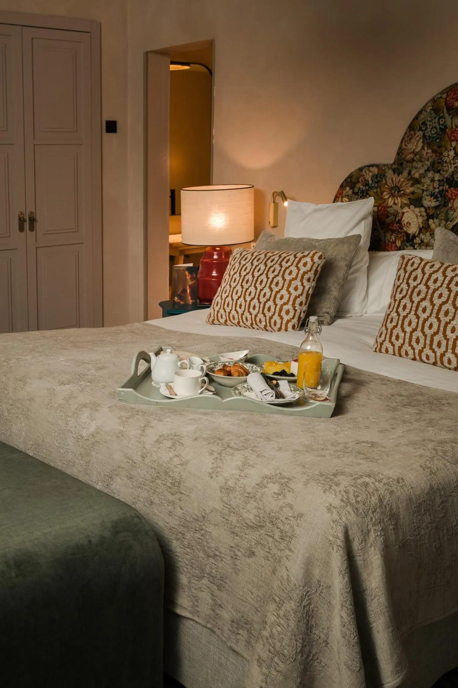 Breakfast, Bed in Hospes Las Casas del Rey de Baeza, a Member of Design Hotels