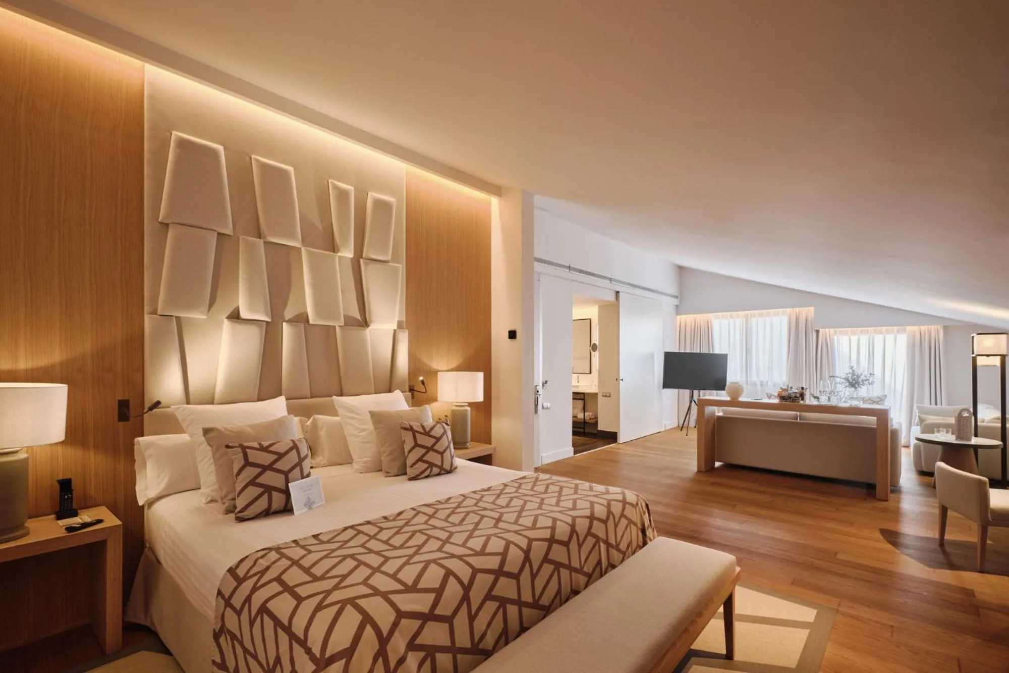 Bedroom, Bed in Hospes Palau de La Mar, Valencia, a Member of Design Hotels