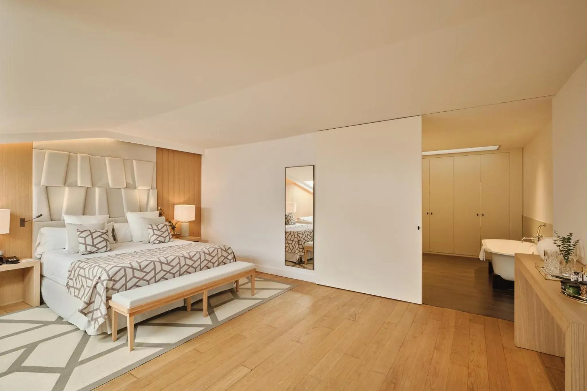 Bed in Hospes Palau de La Mar, Valencia, a Member of Design Hotels Bed in Hospes Palau de La Mar, Valencia, a Member of Design Hotels