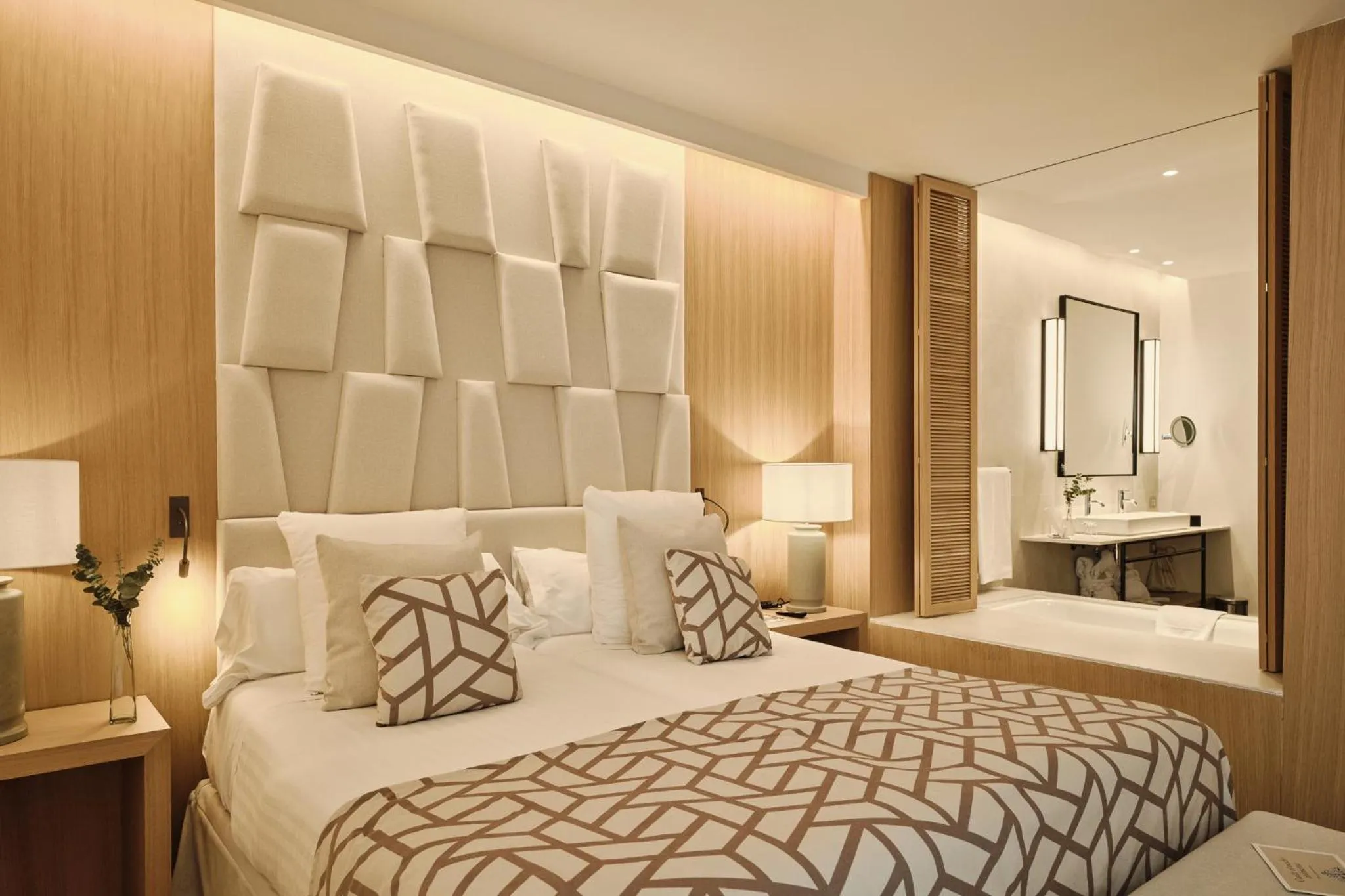 Bedroom, Bed in Hospes Palau de La Mar, Valencia, a Member of Design Hotels