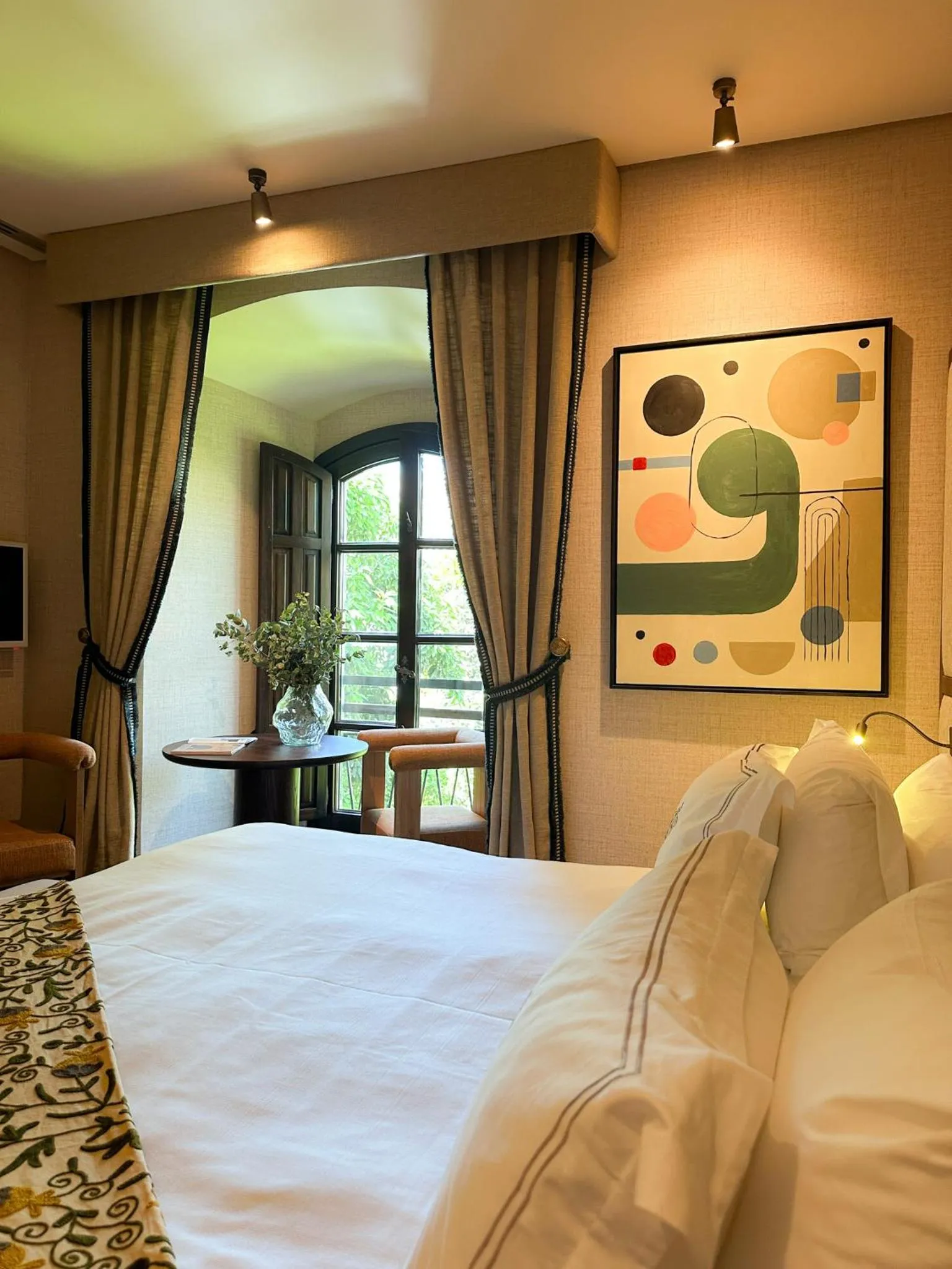 Bed in Hospes Palacio del Bailio, a Member of Design Hotels