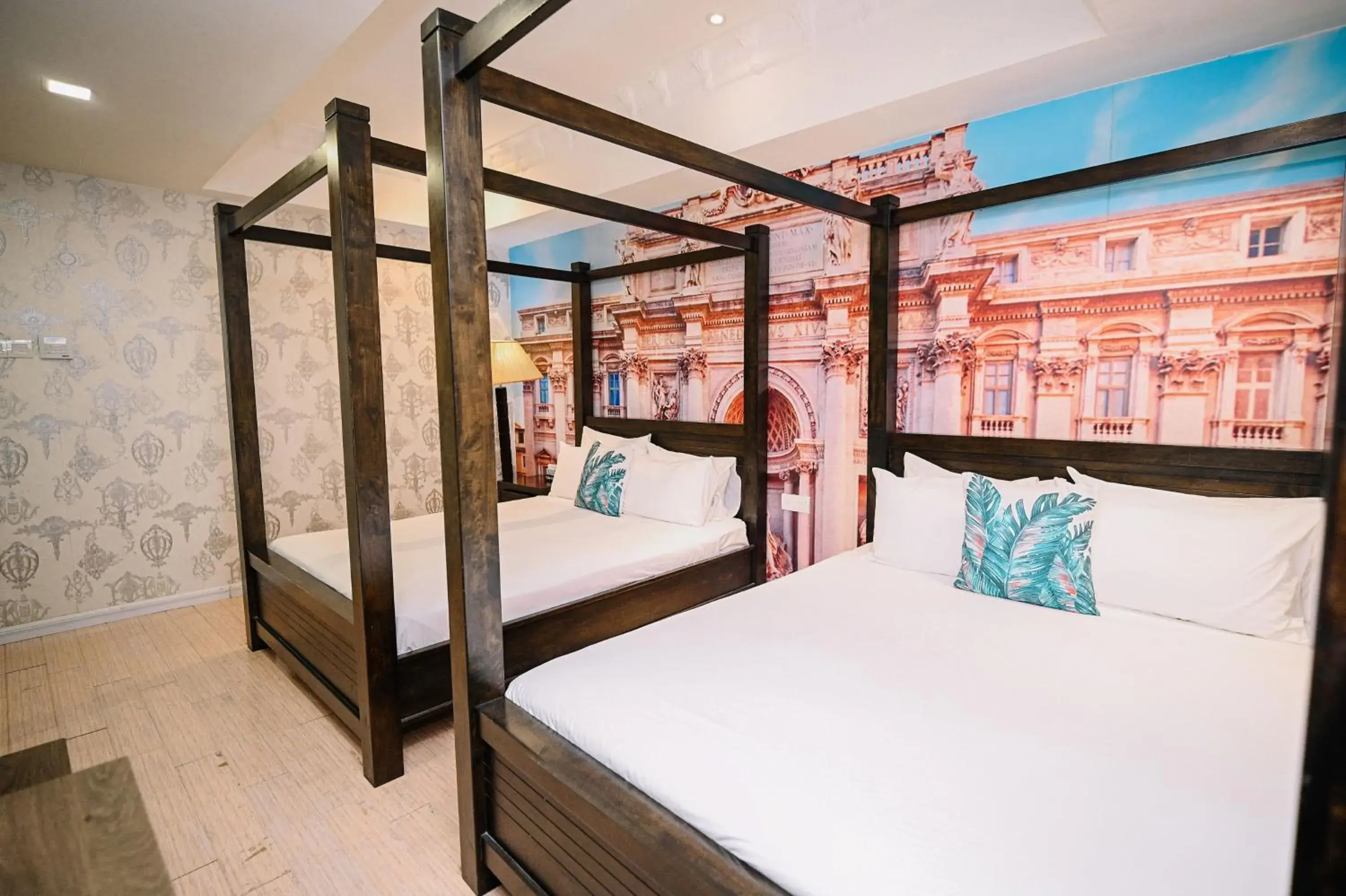 Bed in Swing & Pillows - USJ Taipan Bed in Swing & Pillows - USJ Taipan