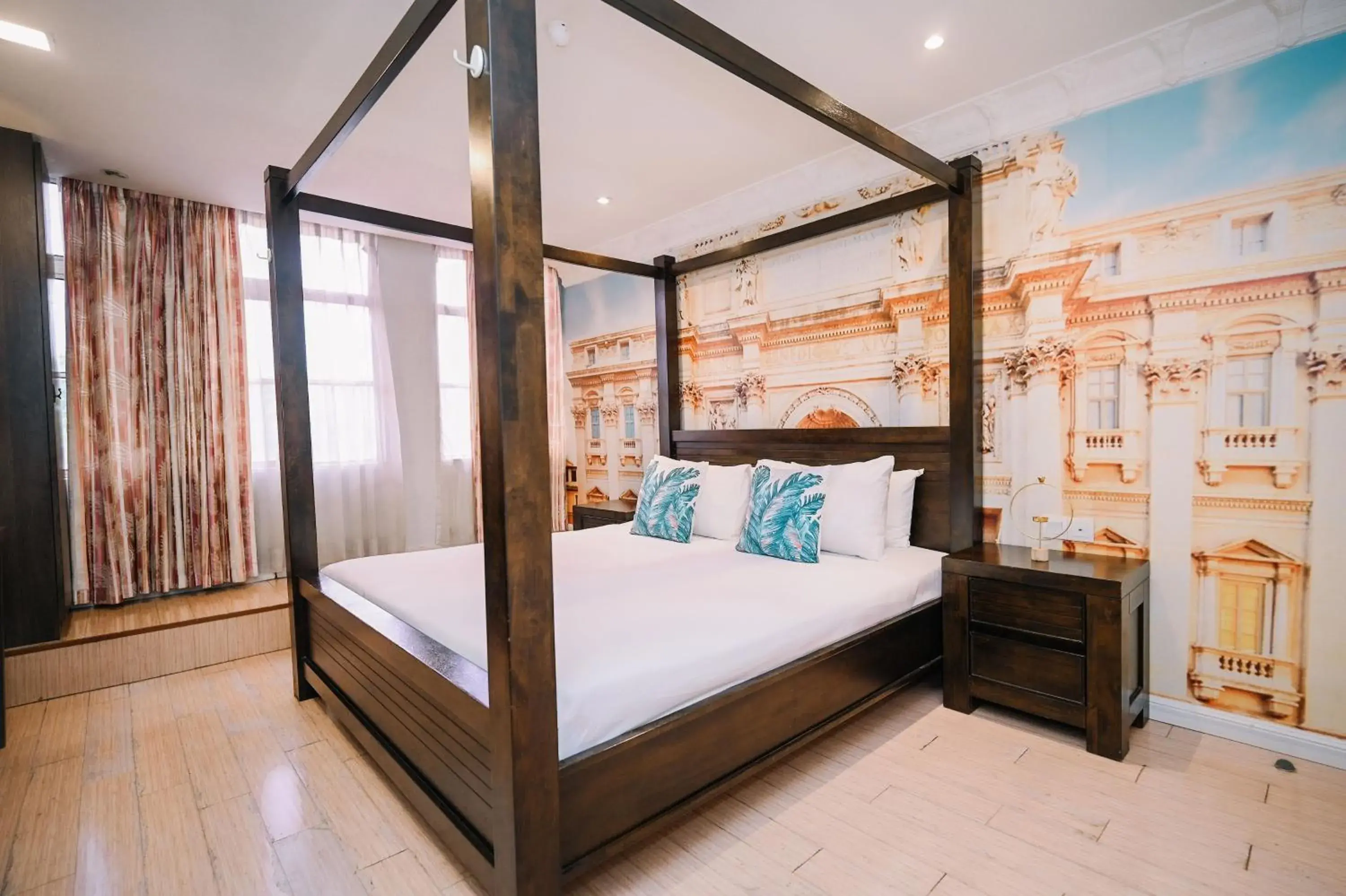 Bed in Swing & Pillows - USJ Taipan Bed in Swing & Pillows - USJ Taipan