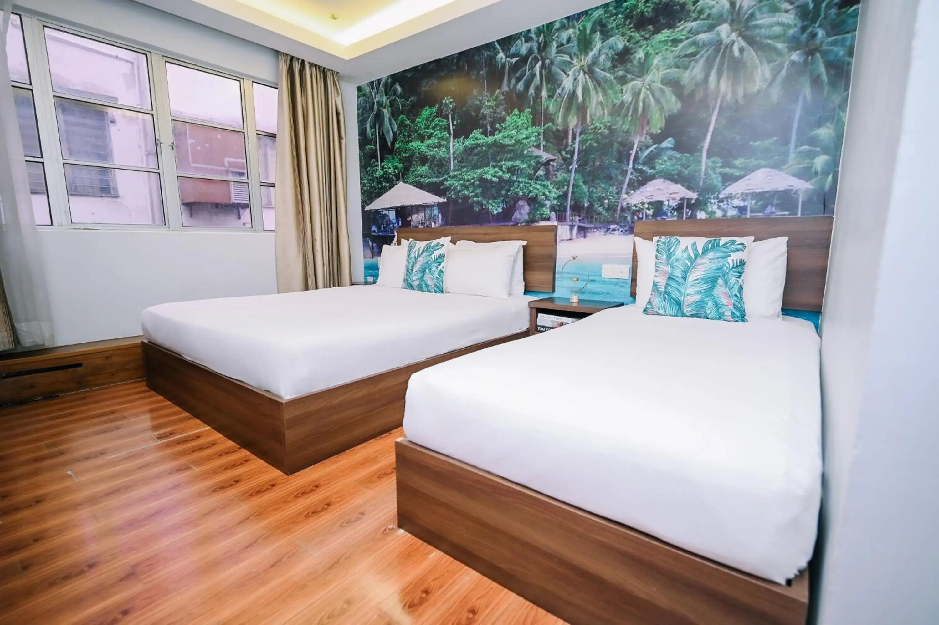 Bed in Swing & Pillows - USJ Taipan Bed in Swing & Pillows - USJ Taipan