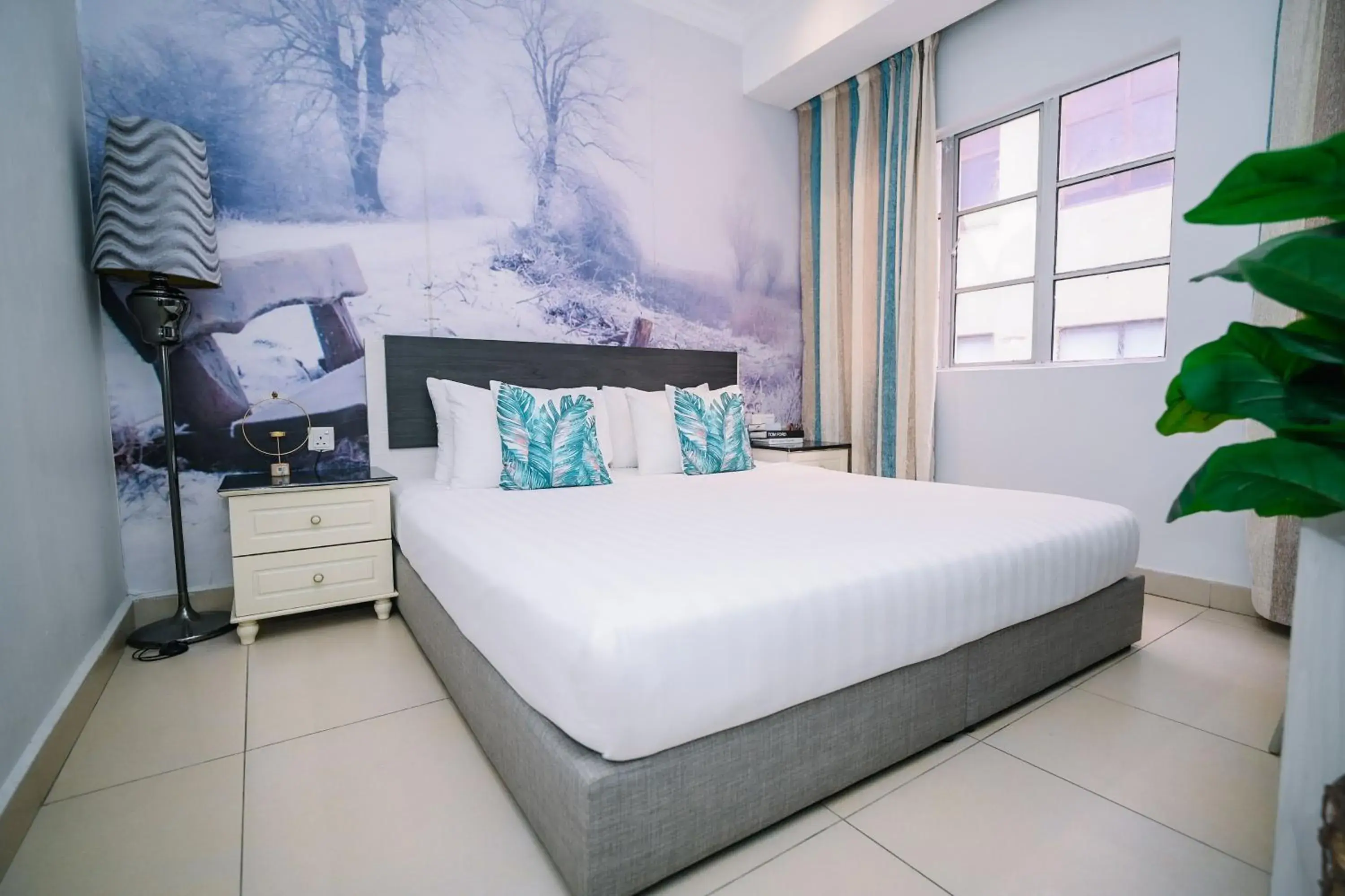 Deluxe Queen Room in Swing & Pillows - USJ Taipan Deluxe Queen Room in Swing & Pillows - USJ Taipan