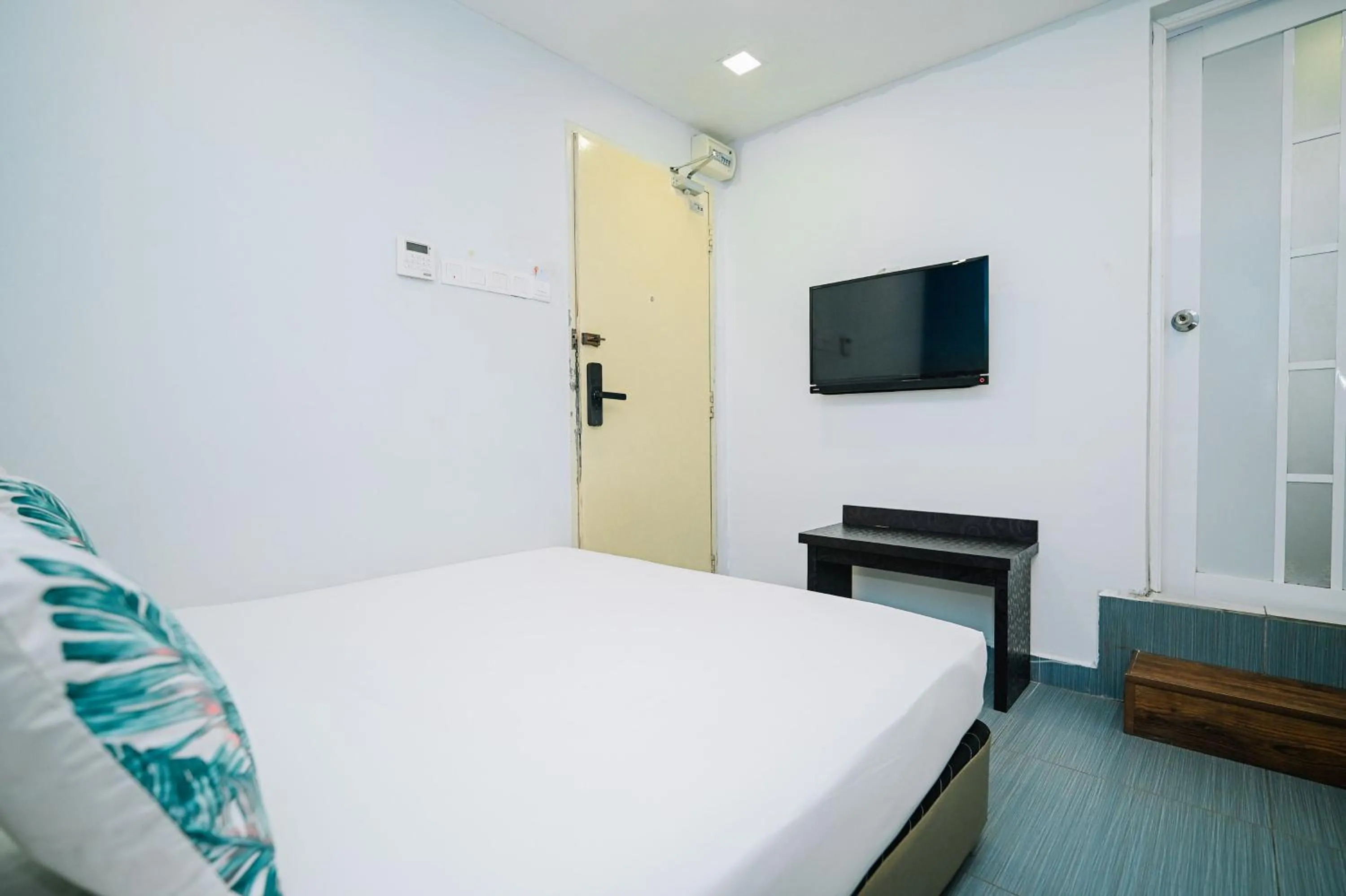 Bed in Swing & Pillows - USJ Taipan