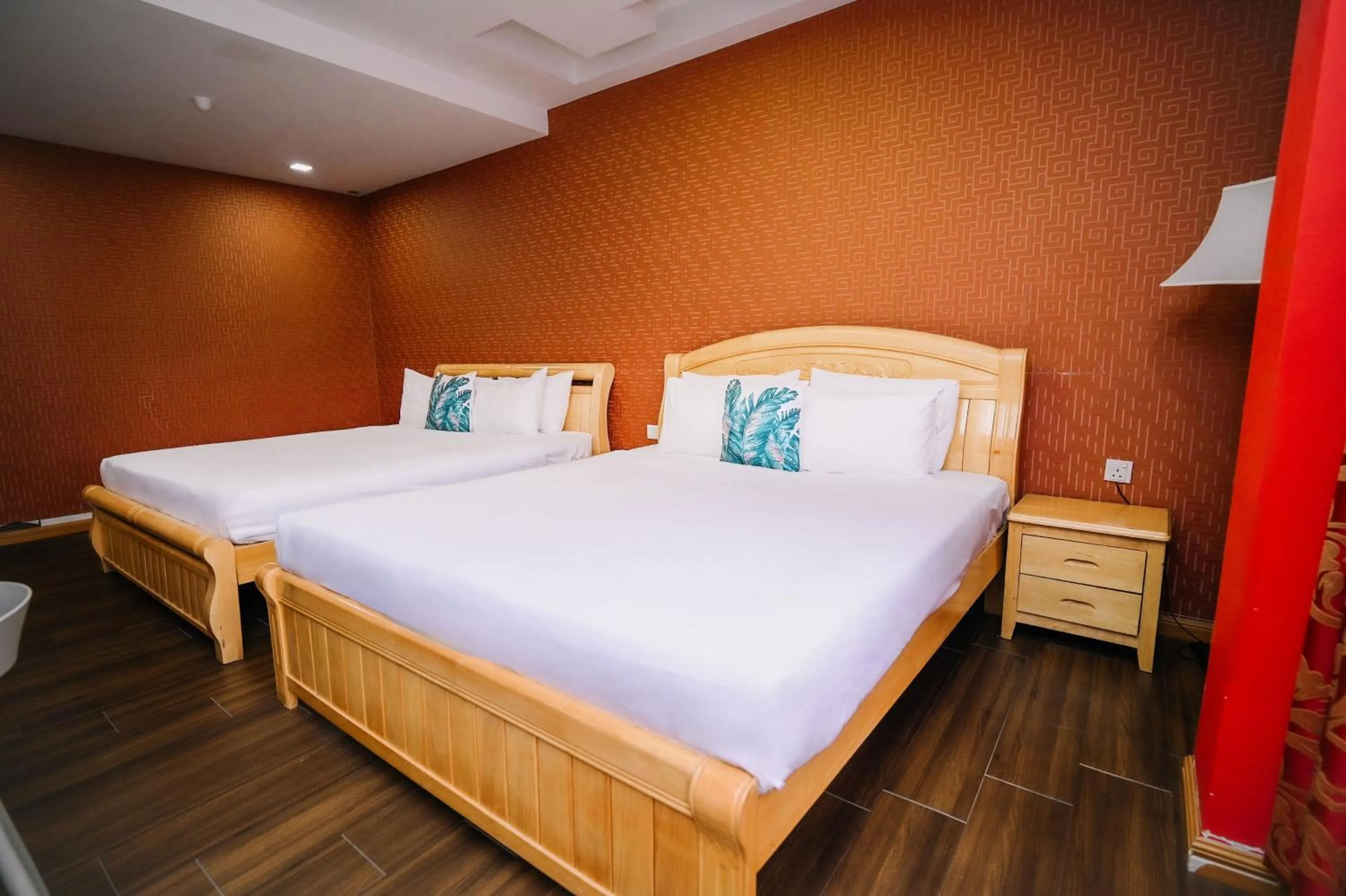 Bed in Swing & Pillows - USJ Taipan