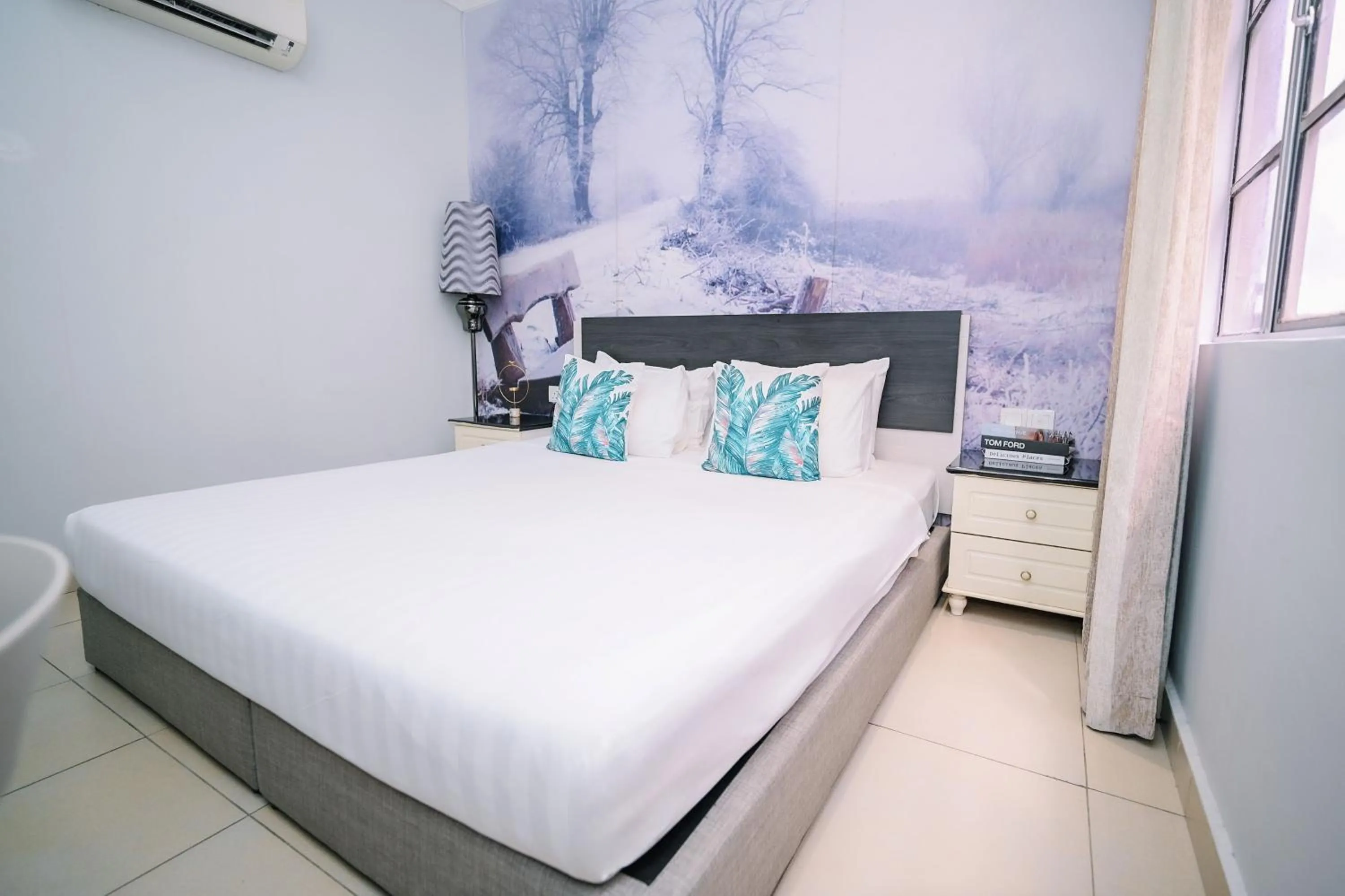 Bed in Swing & Pillows - USJ Taipan