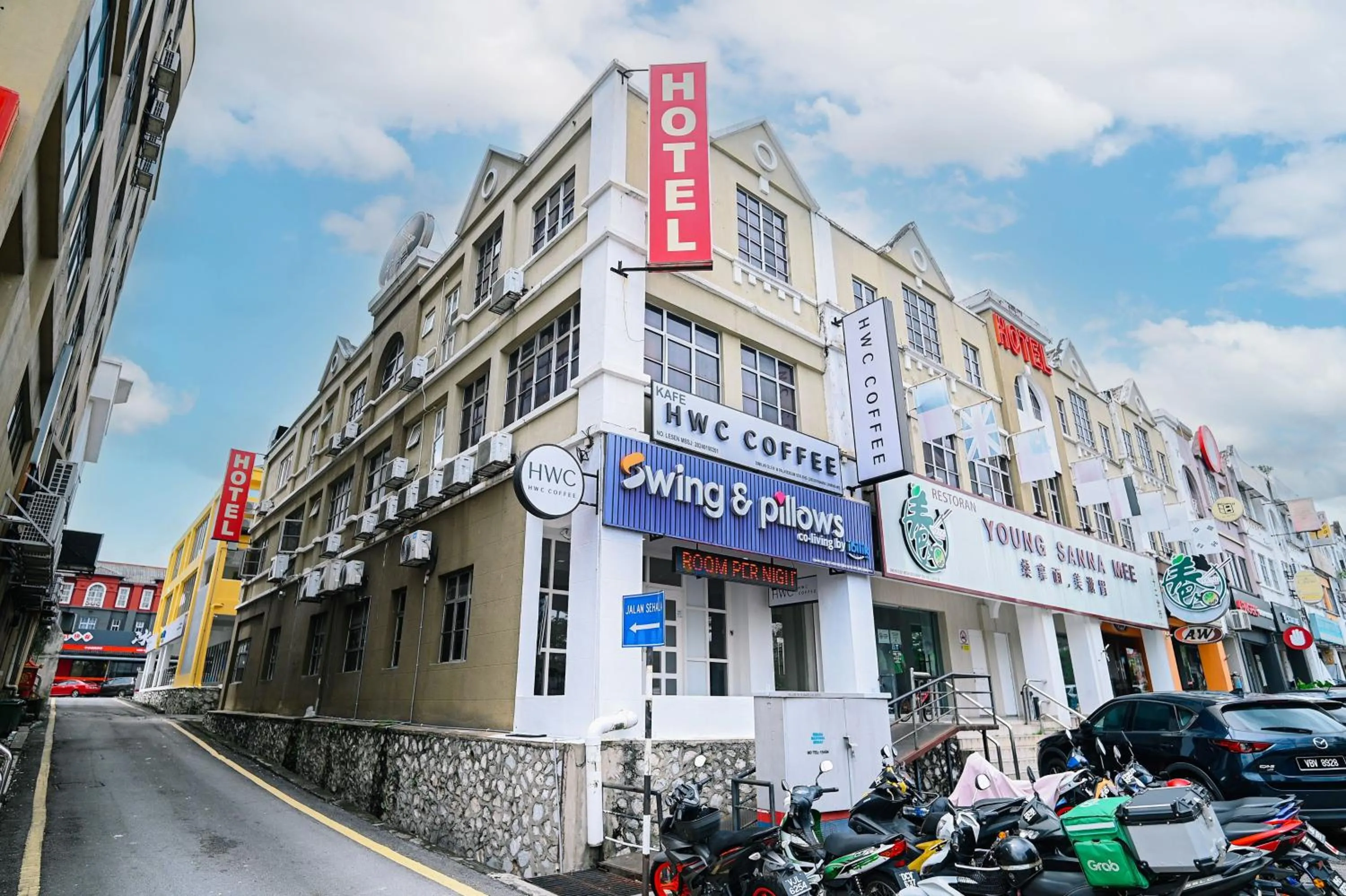 Property building in Swing & Pillows - USJ Taipan