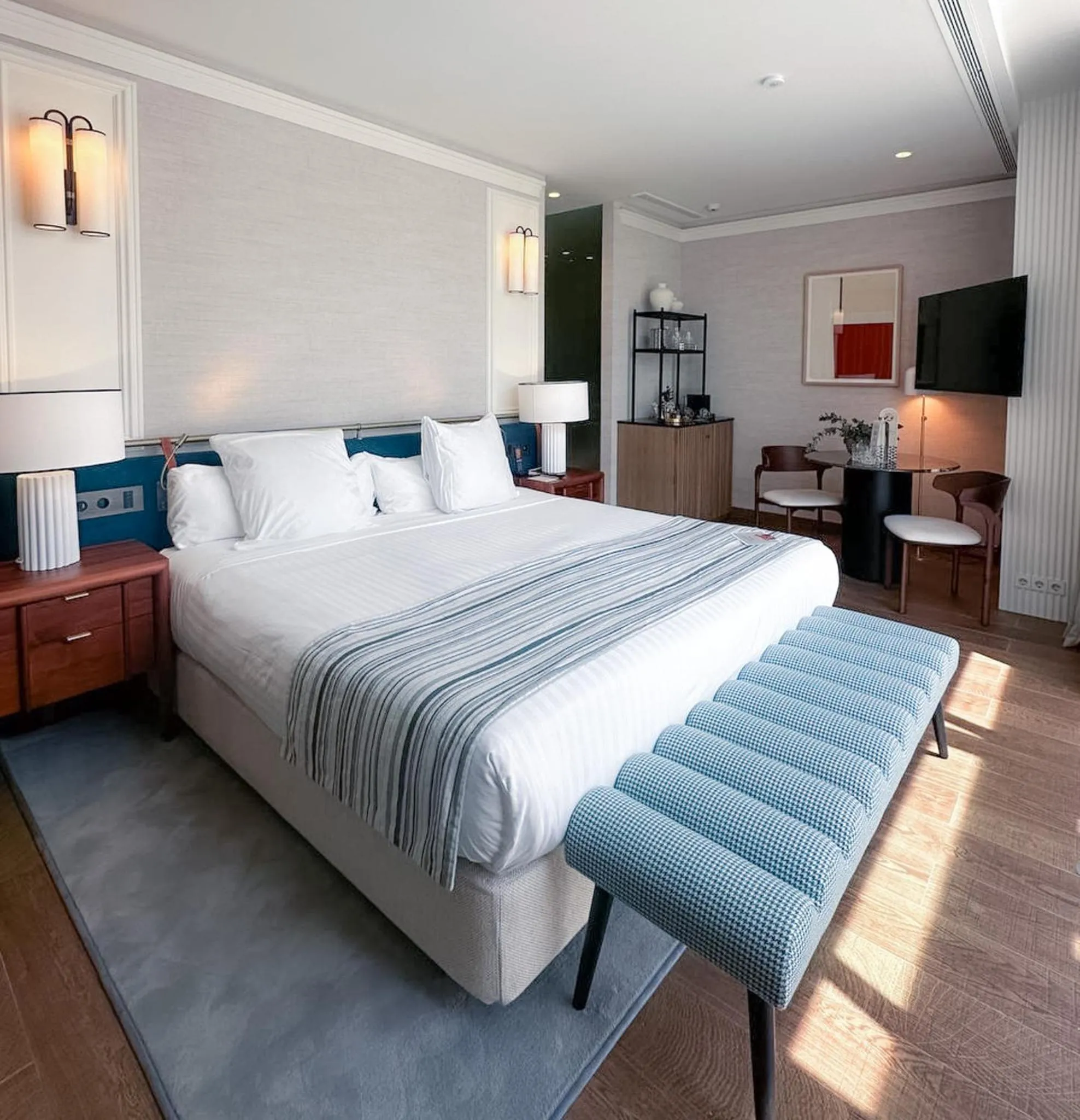 Photo of the whole room, Bed in Hospes Palacio de los Patos, a Member of Design Hotels