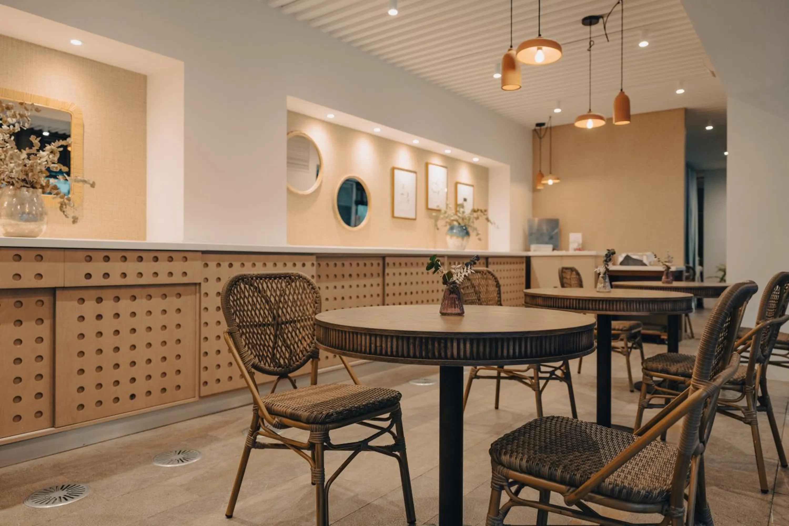 Restaurant/places to eat in Hospes Palacio de los Patos, a Member of Design Hotels