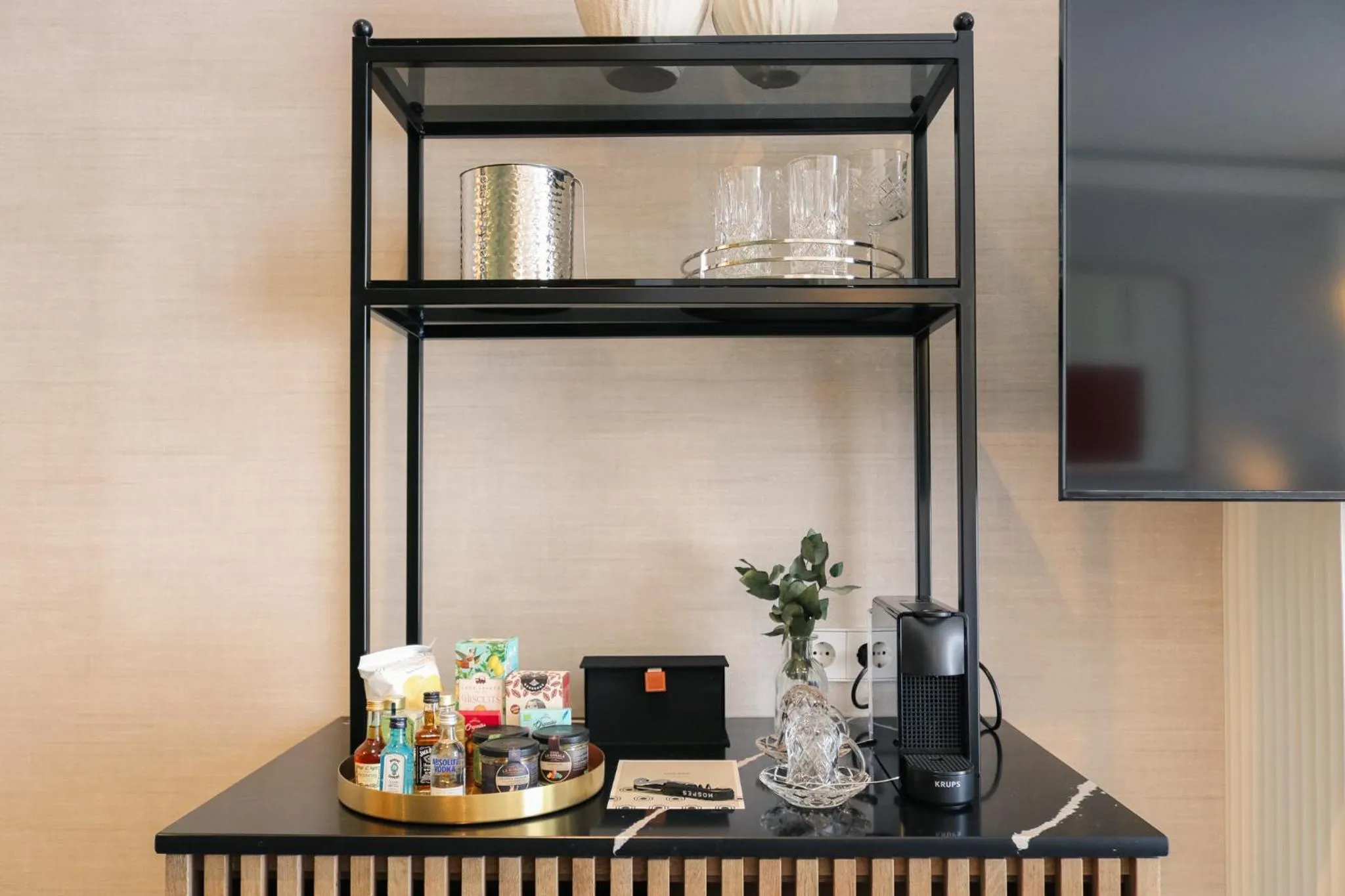 Coffee/tea facilities in Hospes Palacio de los Patos, a Member of Design Hotels