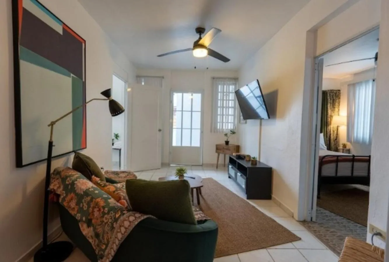 El Flamingo Beach Club