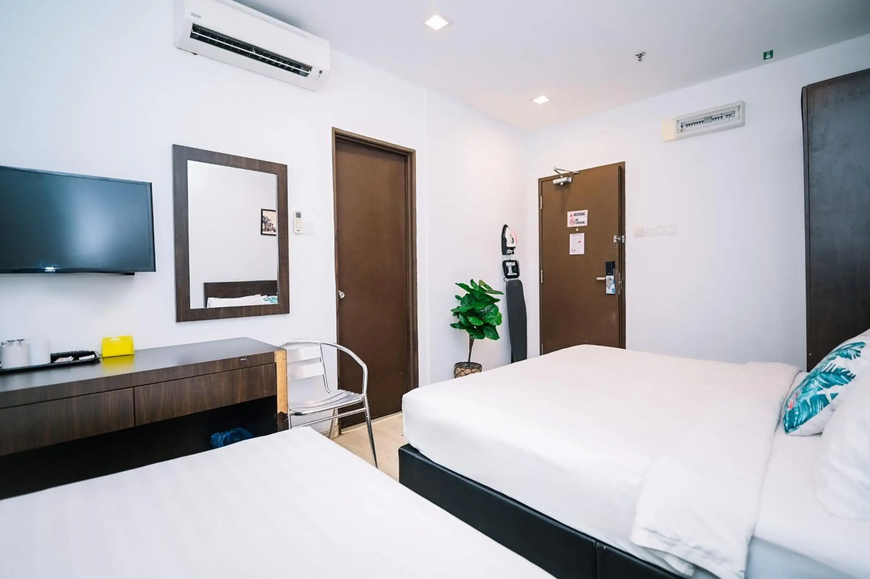 Standard Triple Room in Swing & Pillows - Dataran Merdeka Kuala Lumpur Standard Triple Room in Swing & Pillows - Dataran Merdeka Kuala Lumpur