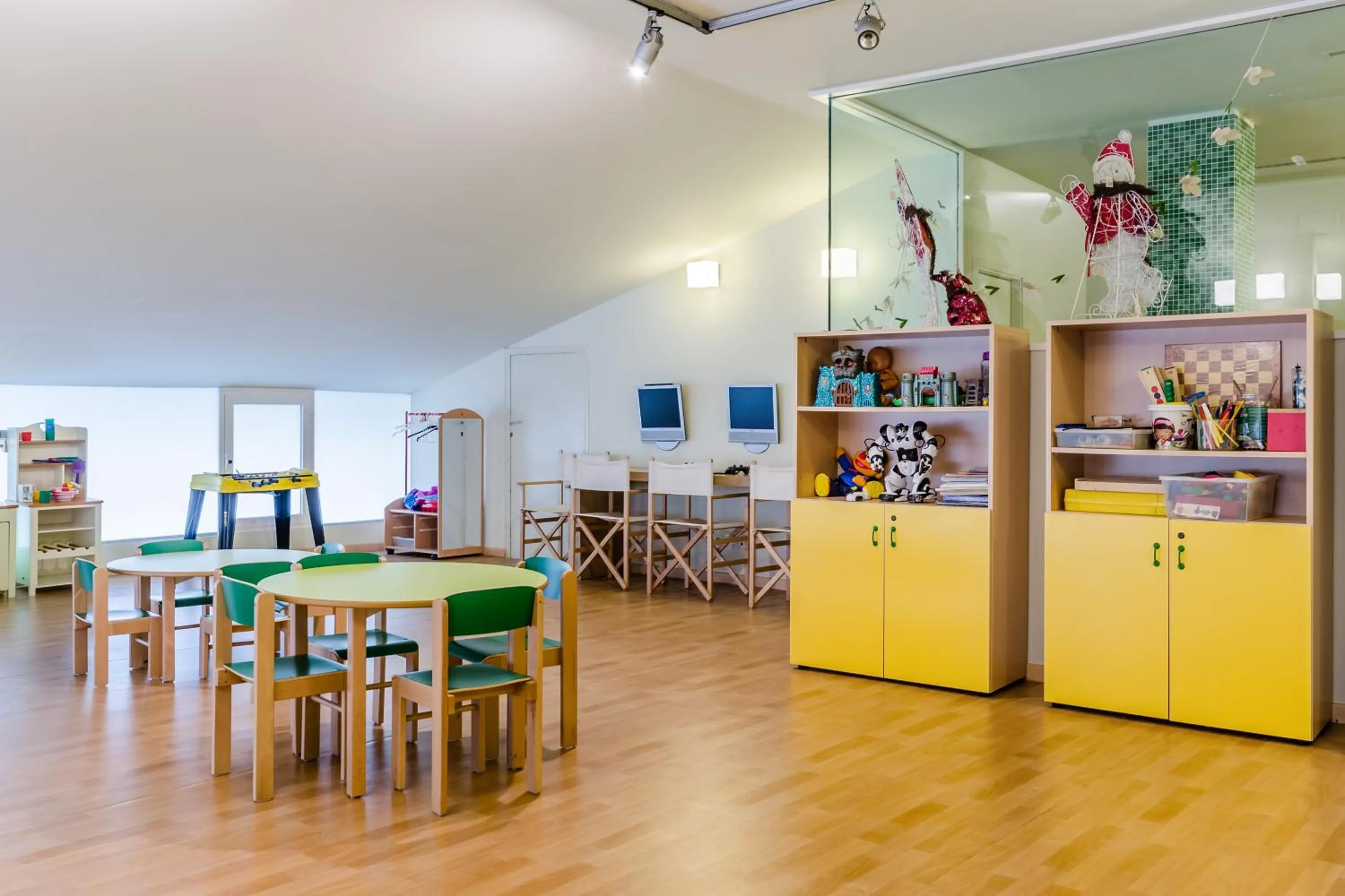 Game Room in Hotel 525