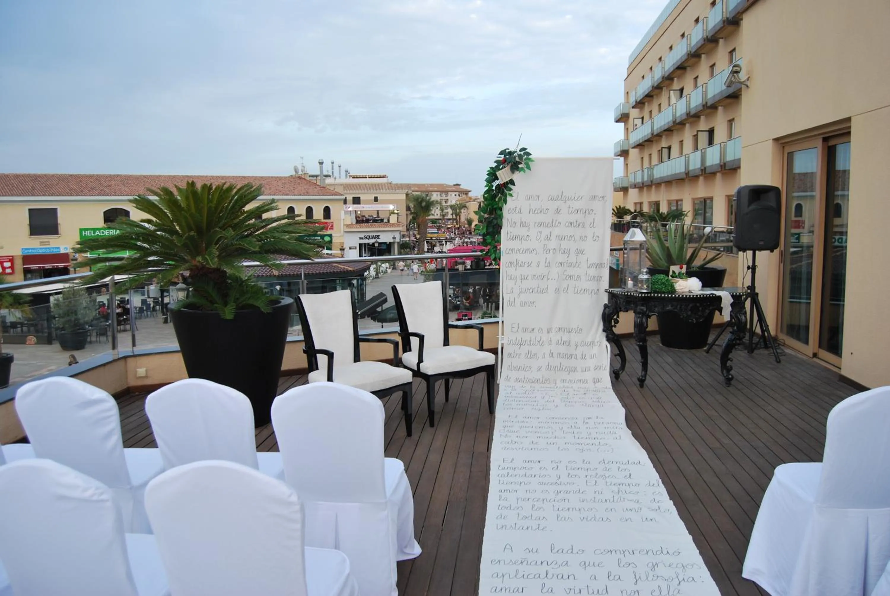 Banquet/Function facilities in Hotel 525