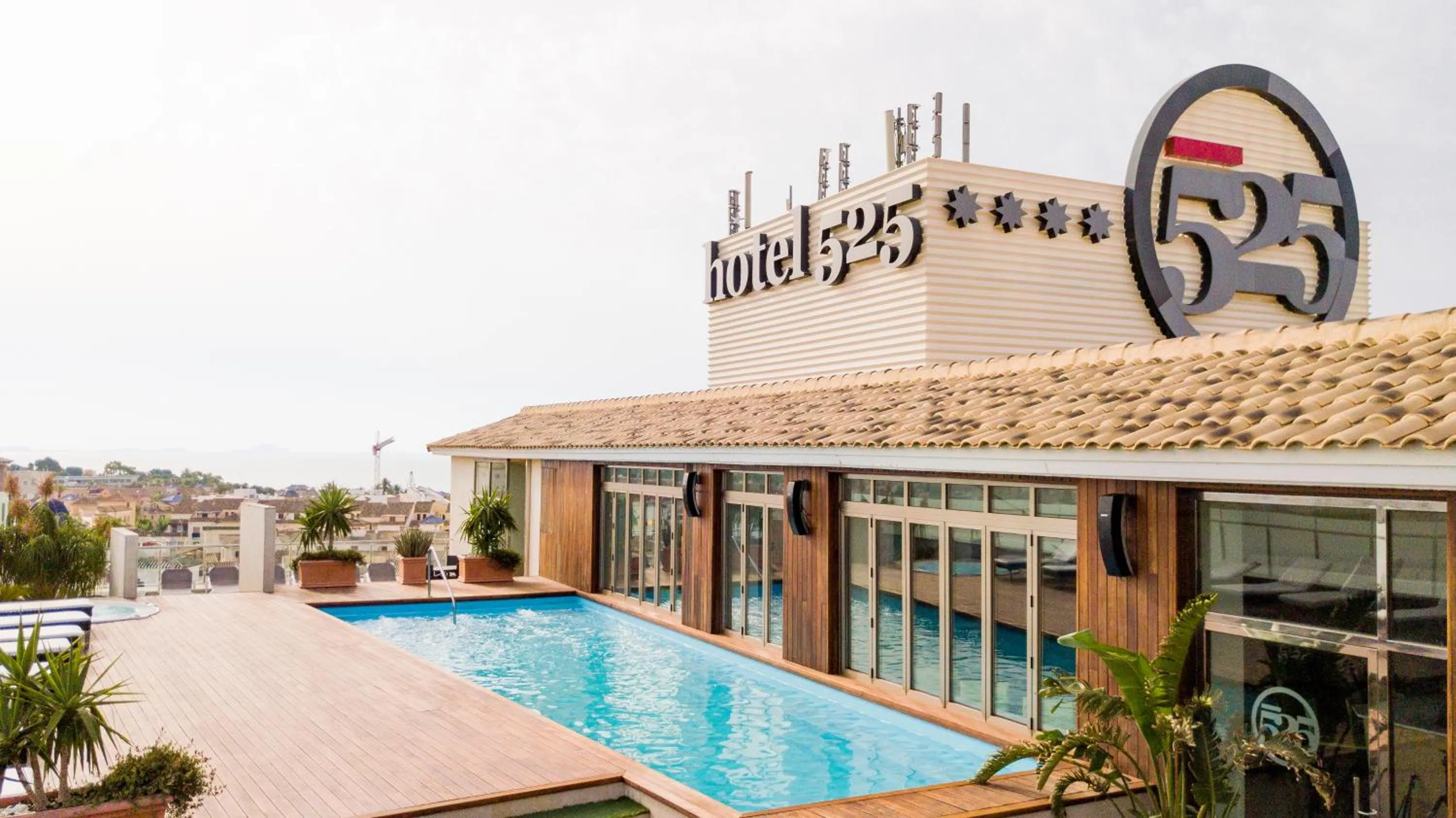 Property building in Hotel 525