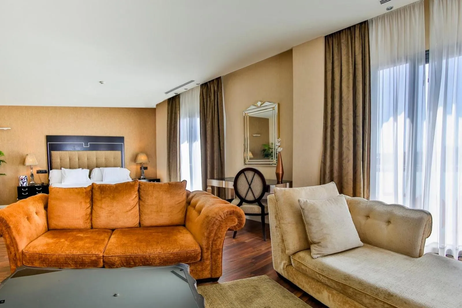 Photo of the whole room, Bed in Hotel 525