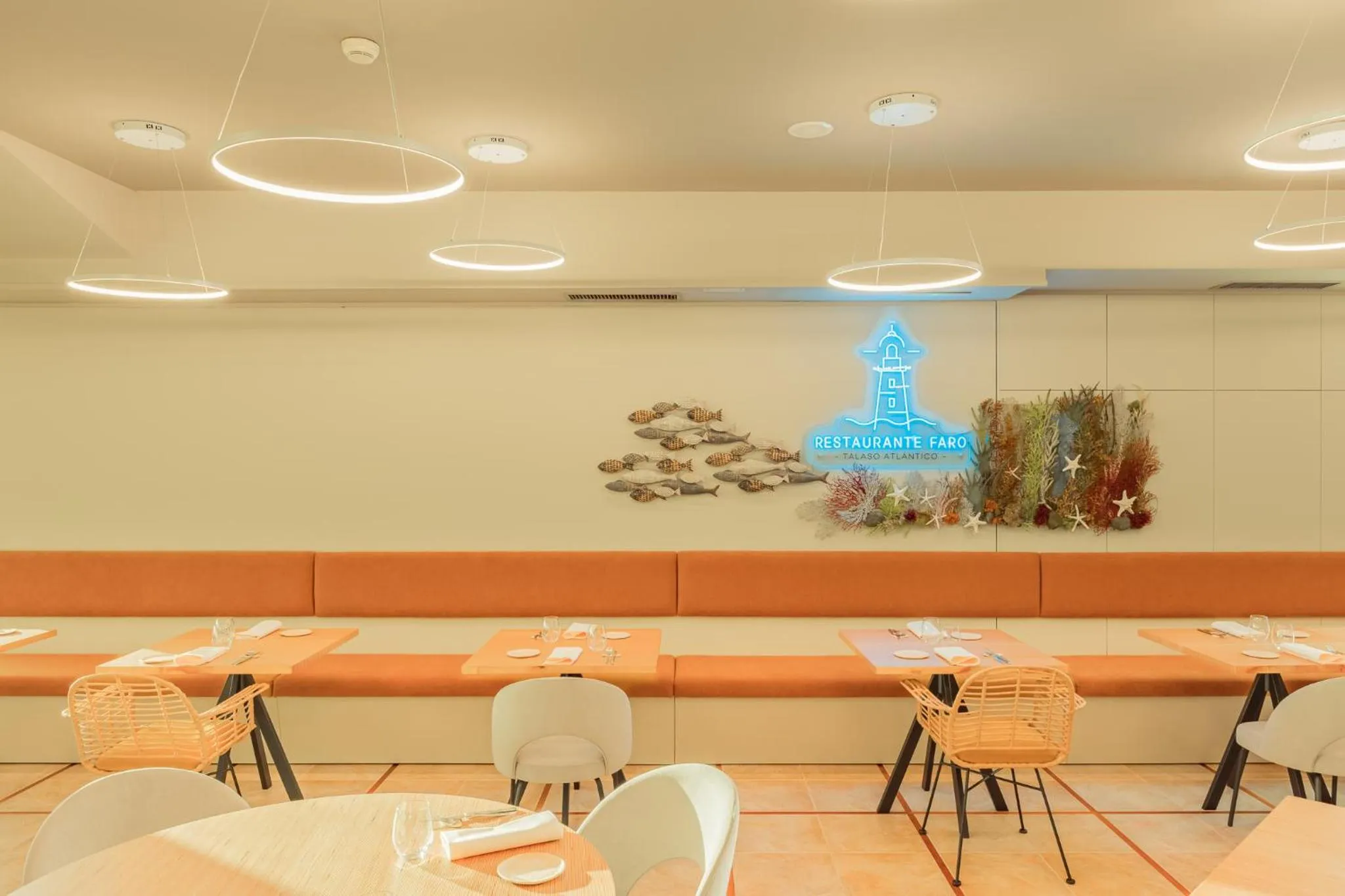 Restaurant/places to eat in Talaso Atlántico