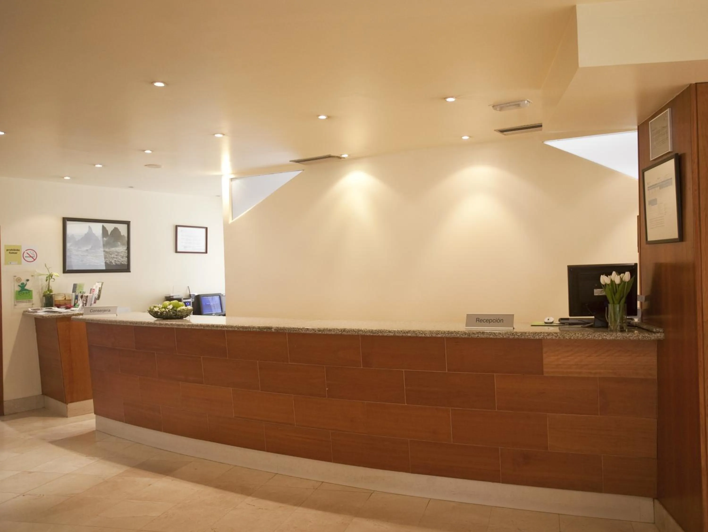 Lobby or reception in Hotel Almirante