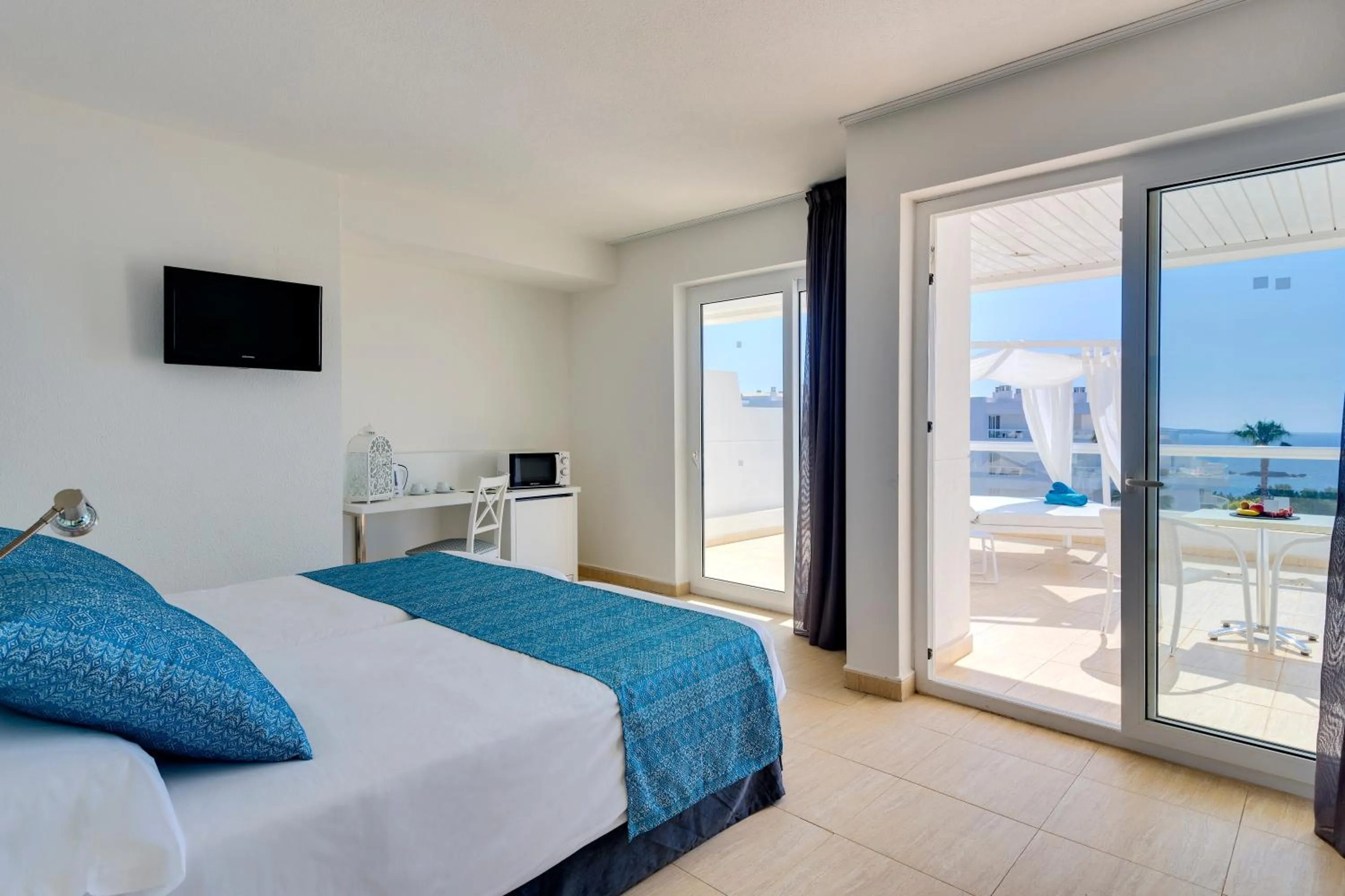 Bedroom, Bed in Aparthotel Tropic Garden