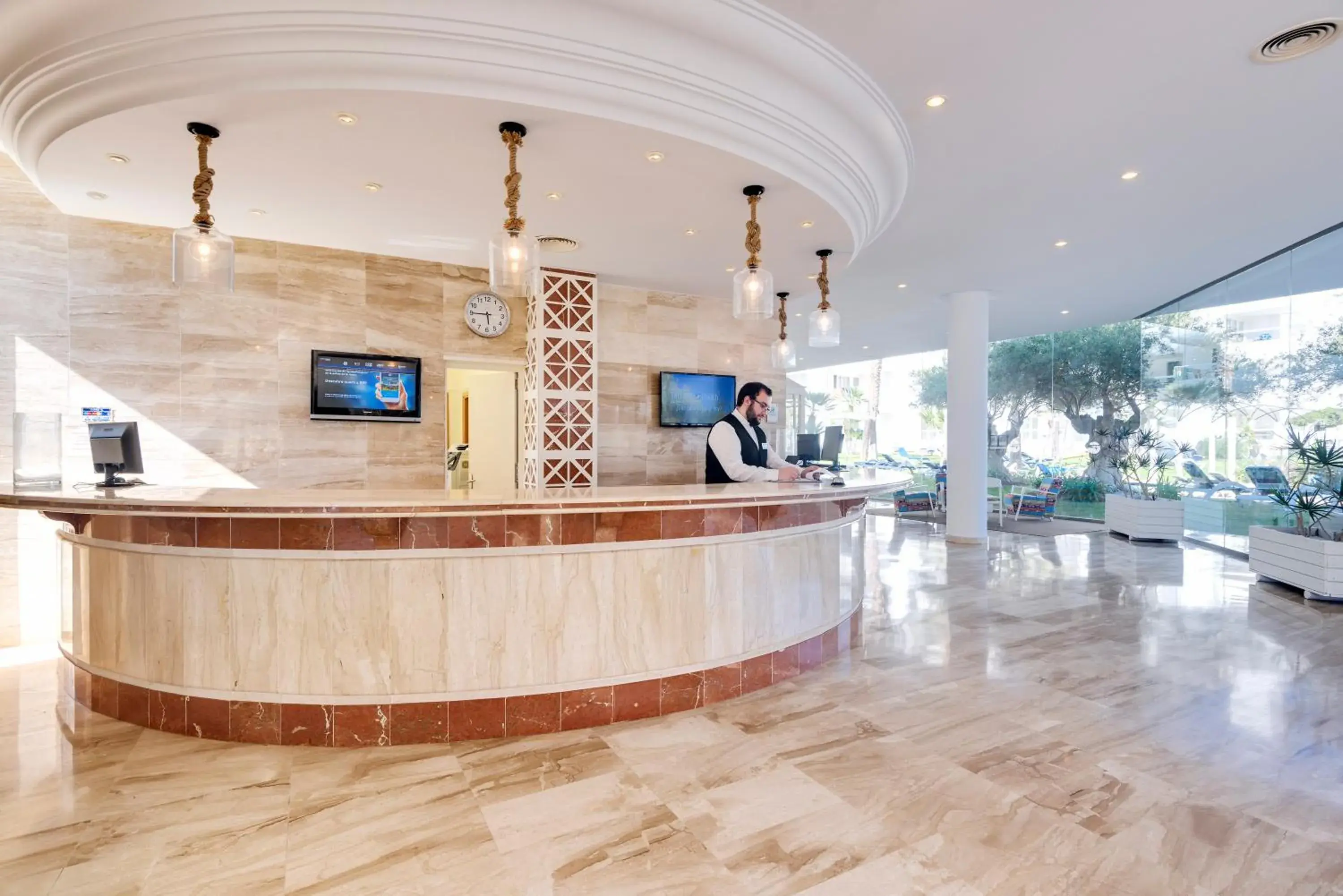 Lobby or reception in Aparthotel Tropic Garden Lobby or reception in Aparthotel Tropic Garden