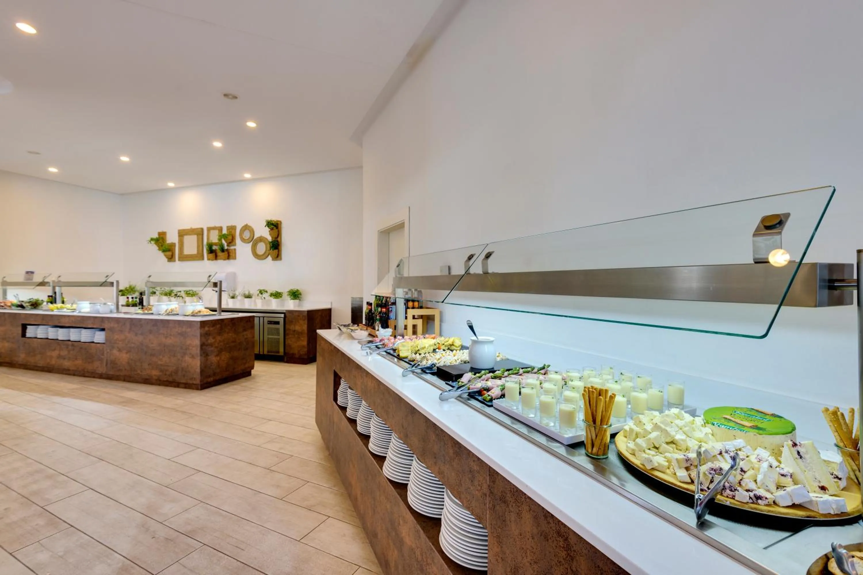 Restaurant/places to eat in Aparthotel Tropic Garden