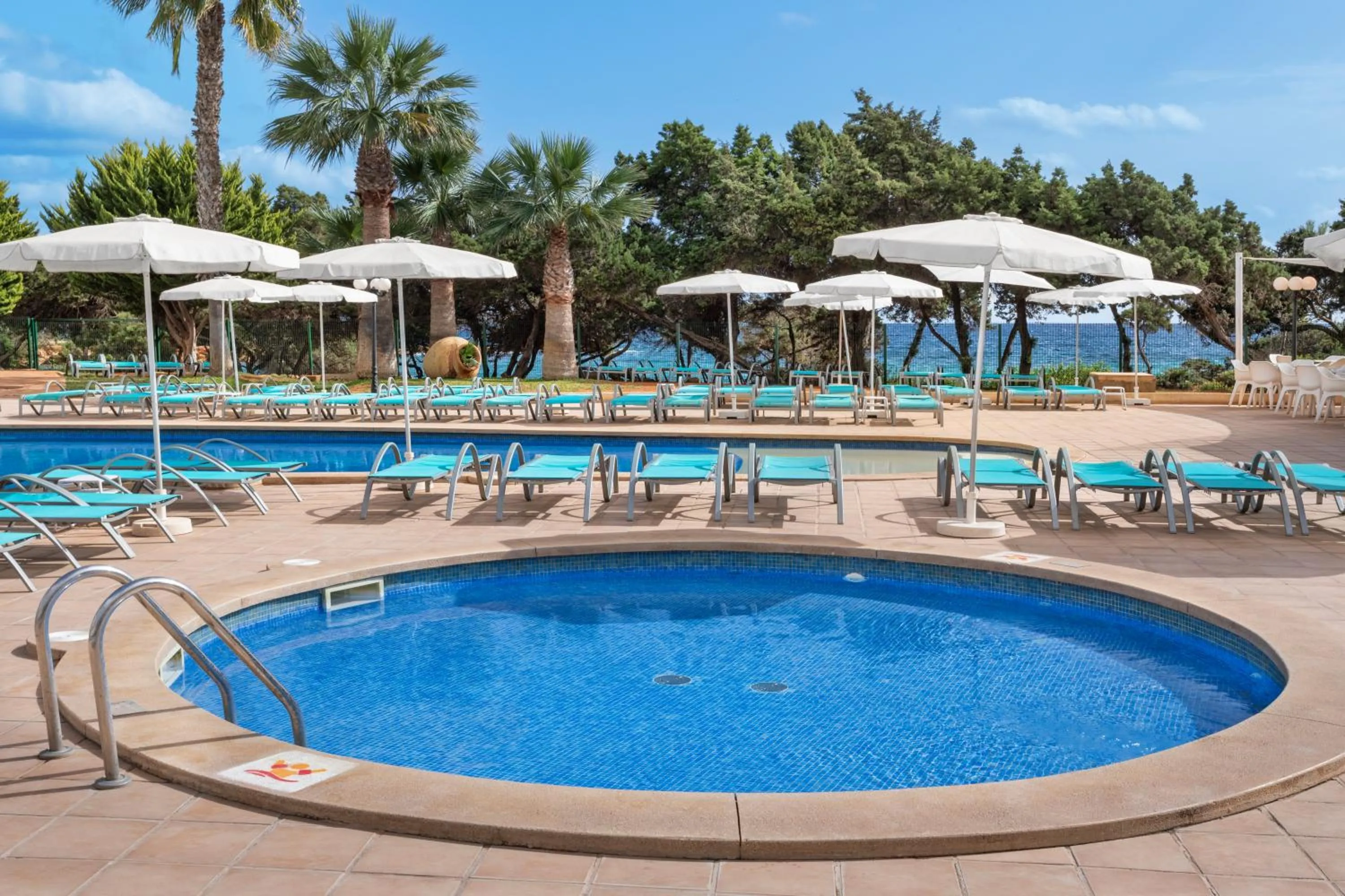 Swimming pool in Aparthotel Tropic Garden