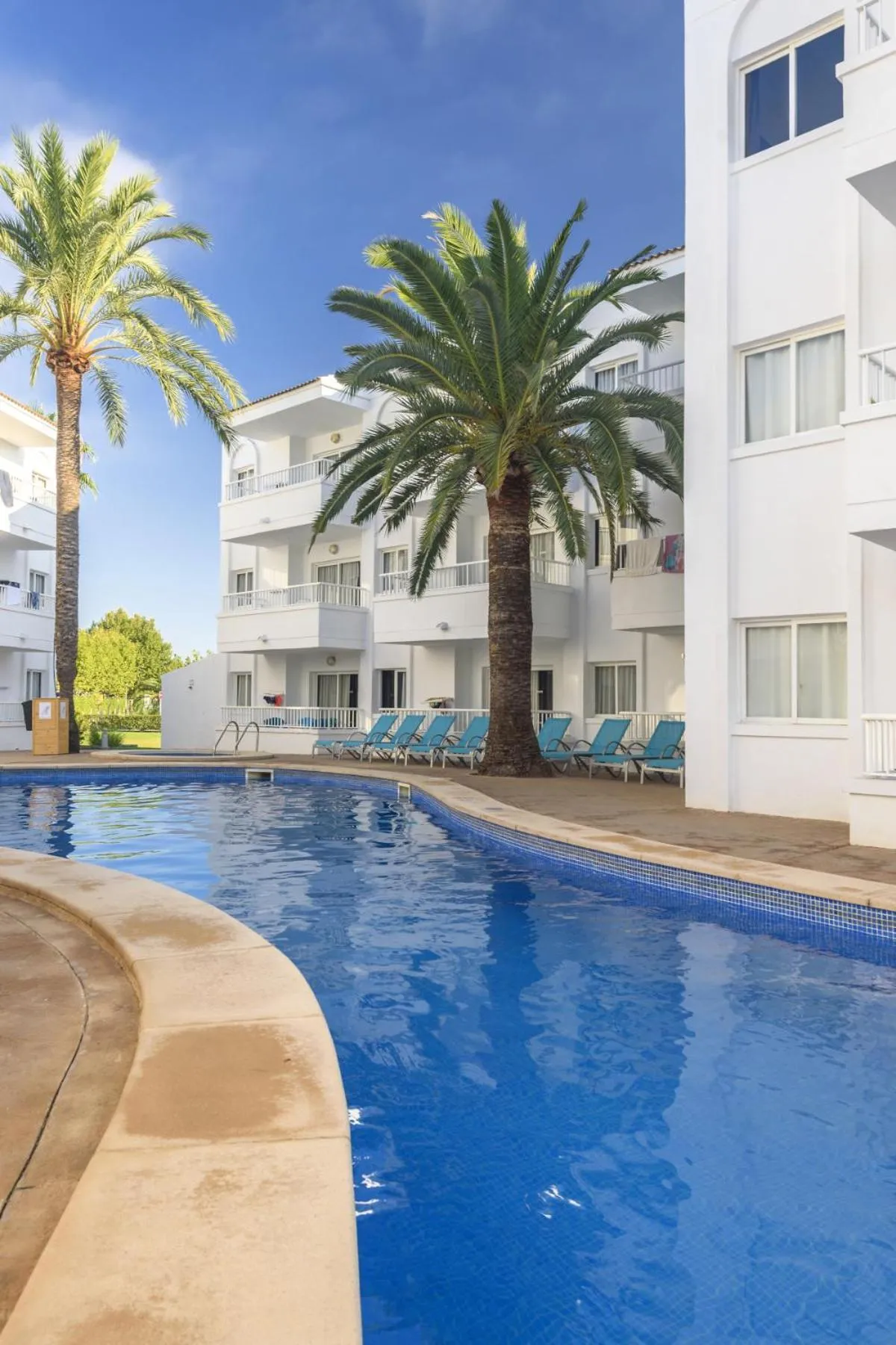 Property building in Palm Garden