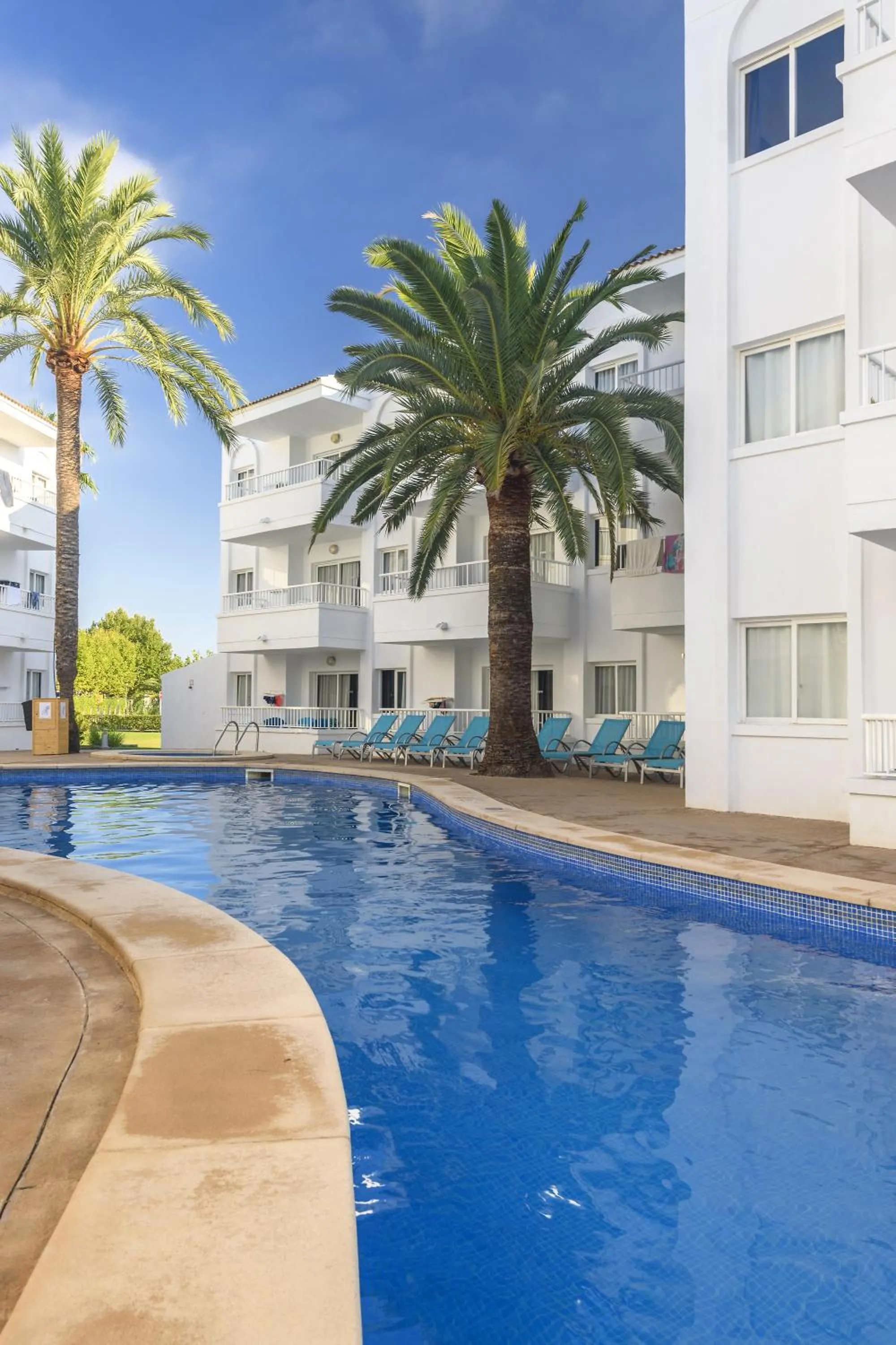 Property building in Palm Garden