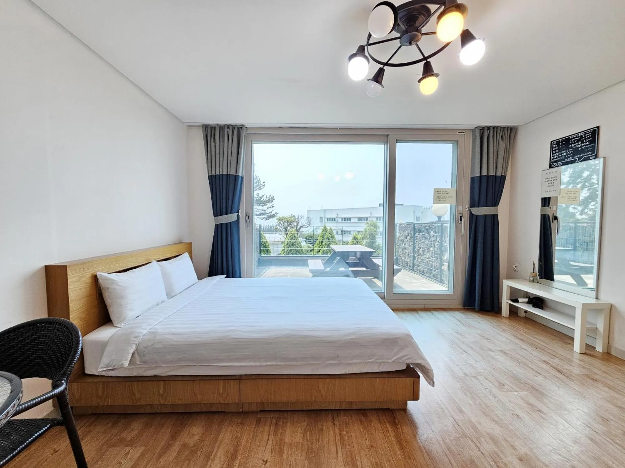 Bed in Haedenville Pension