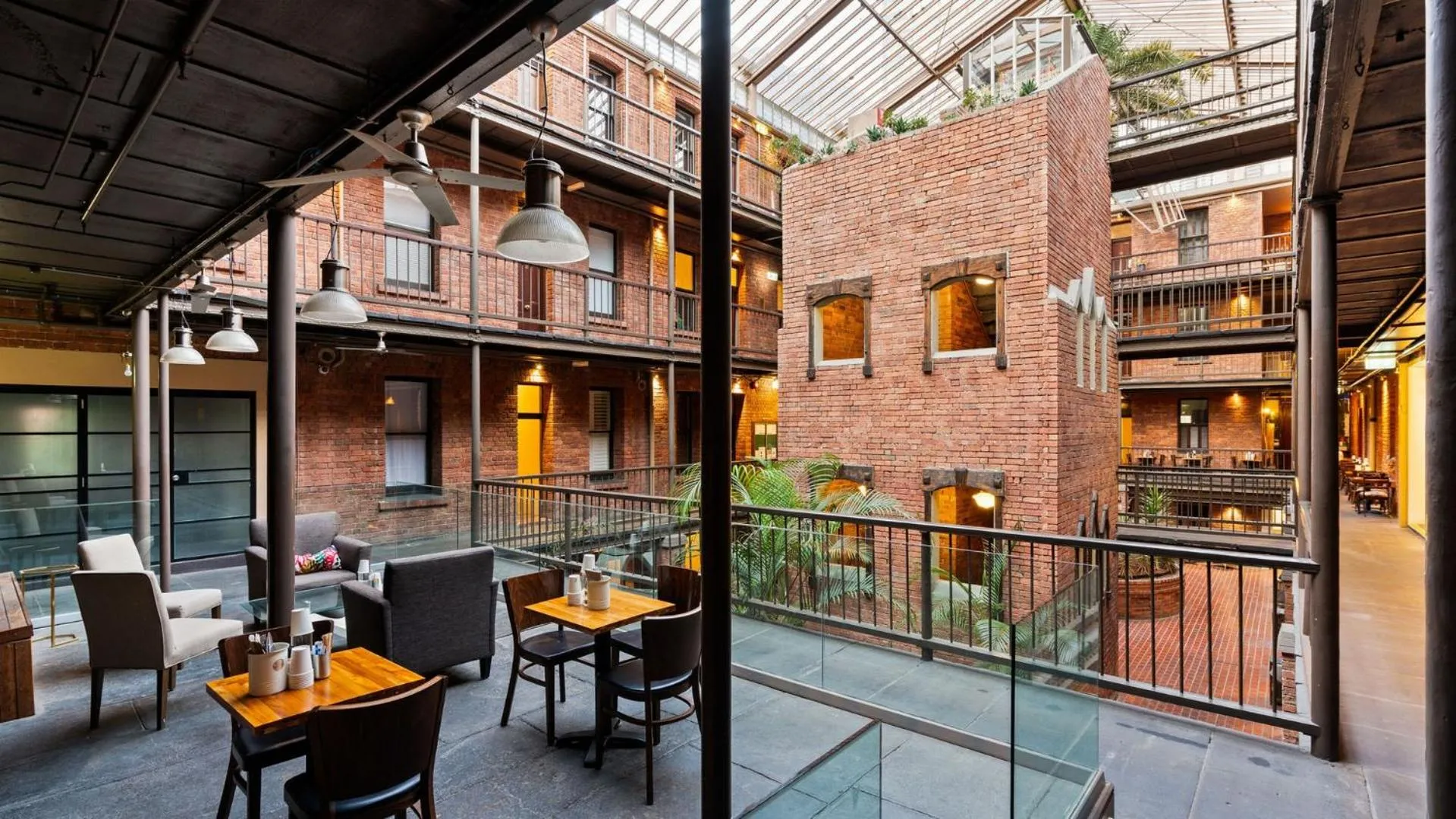 Restaurant/places to eat in Gordon House Apartments