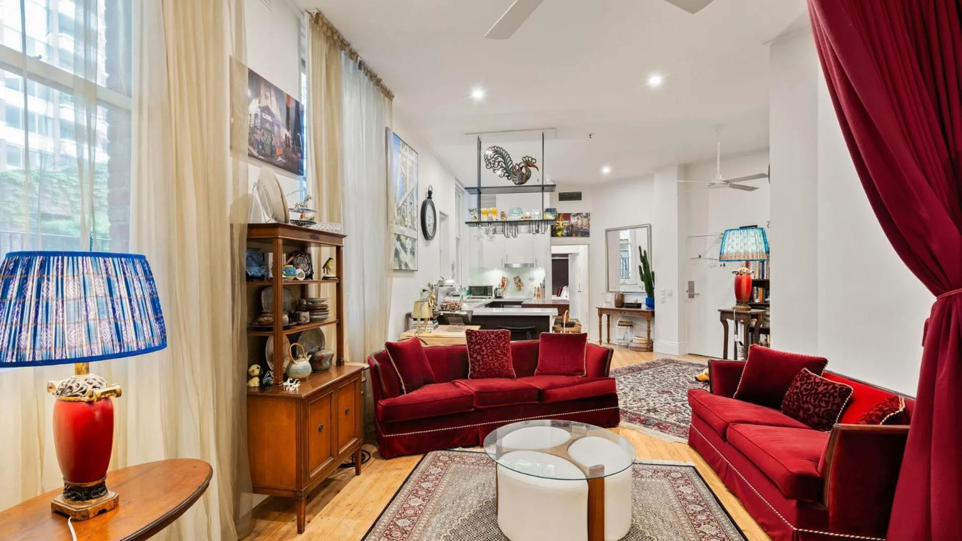 Living room in Gordon House Apartments