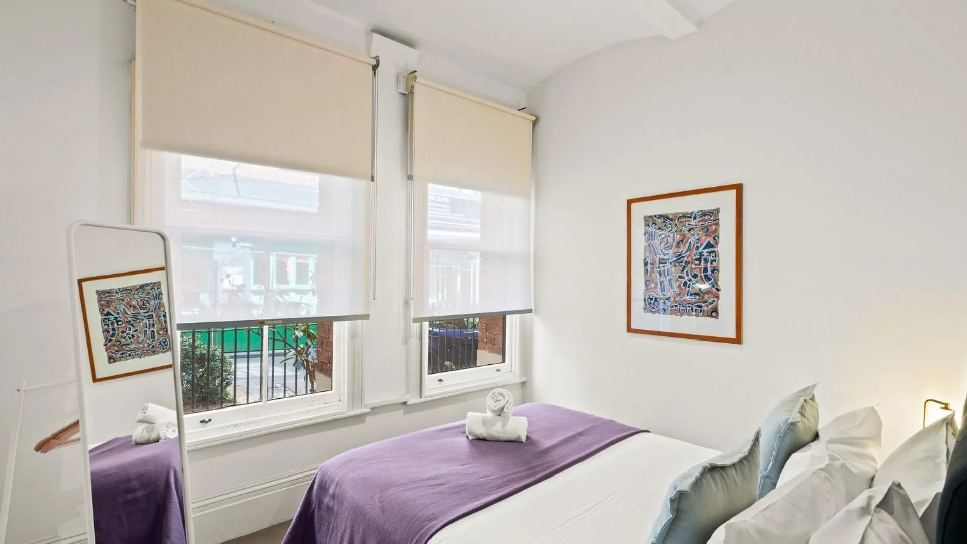 Bedroom in Gordon House Apartments