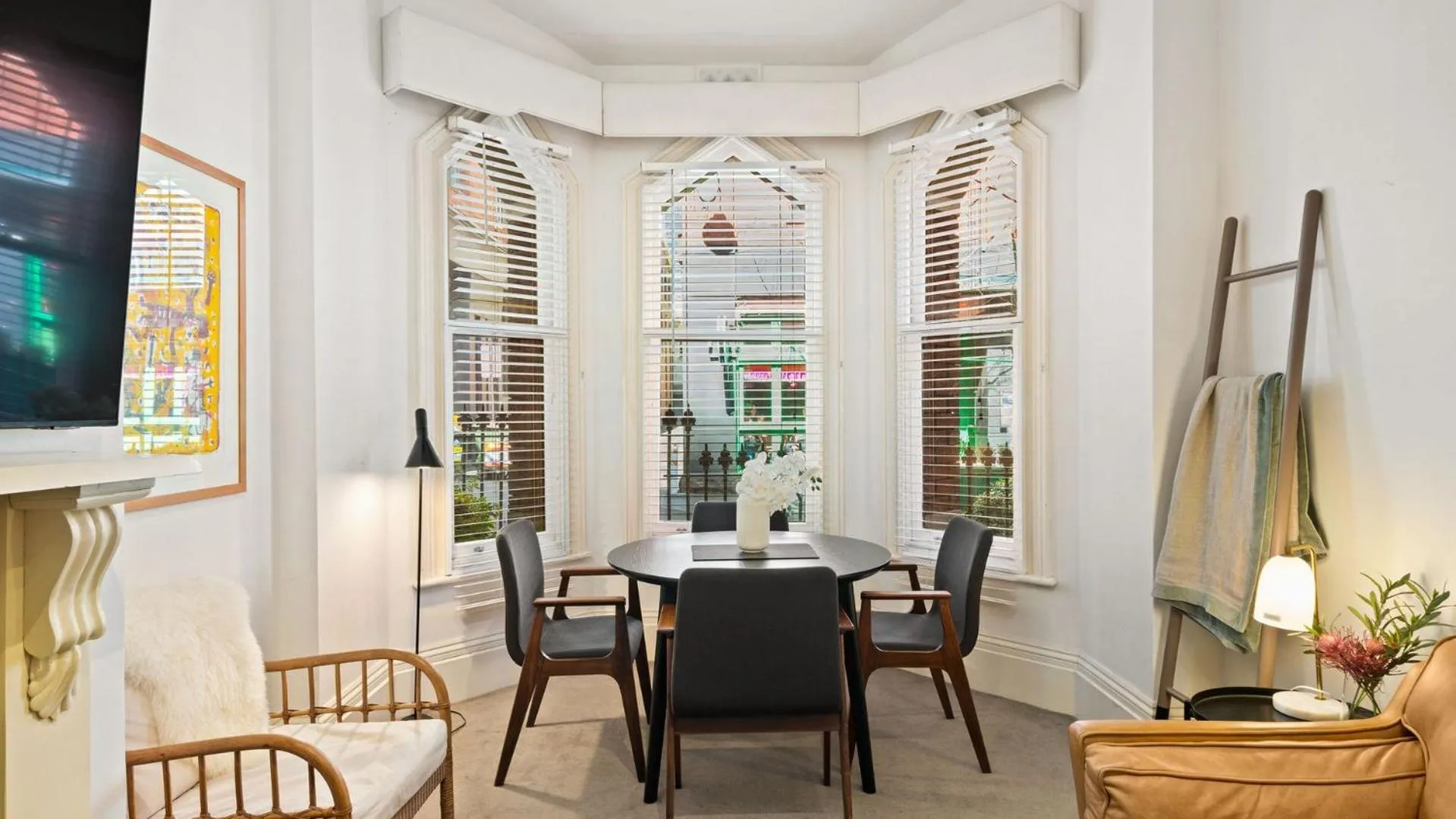 Dining area in Gordon House Apartments