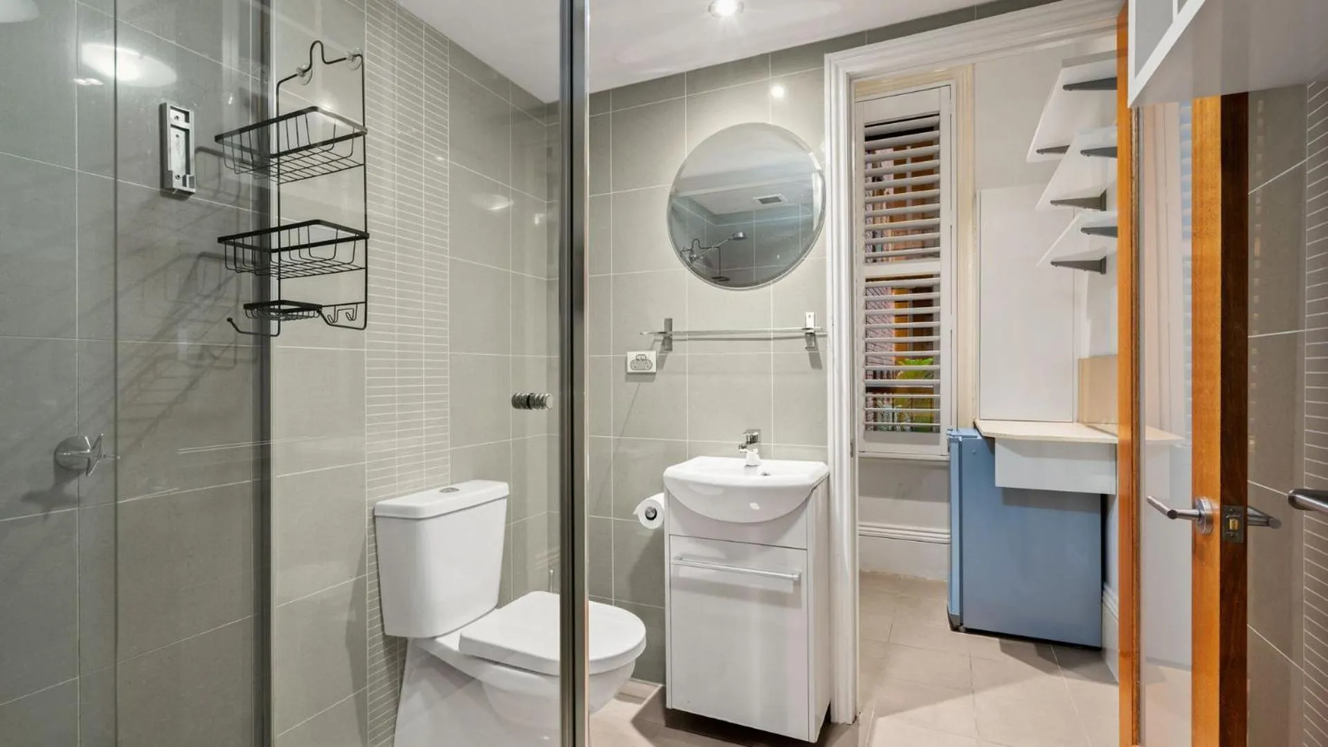 Bathroom in Gordon House Apartments
