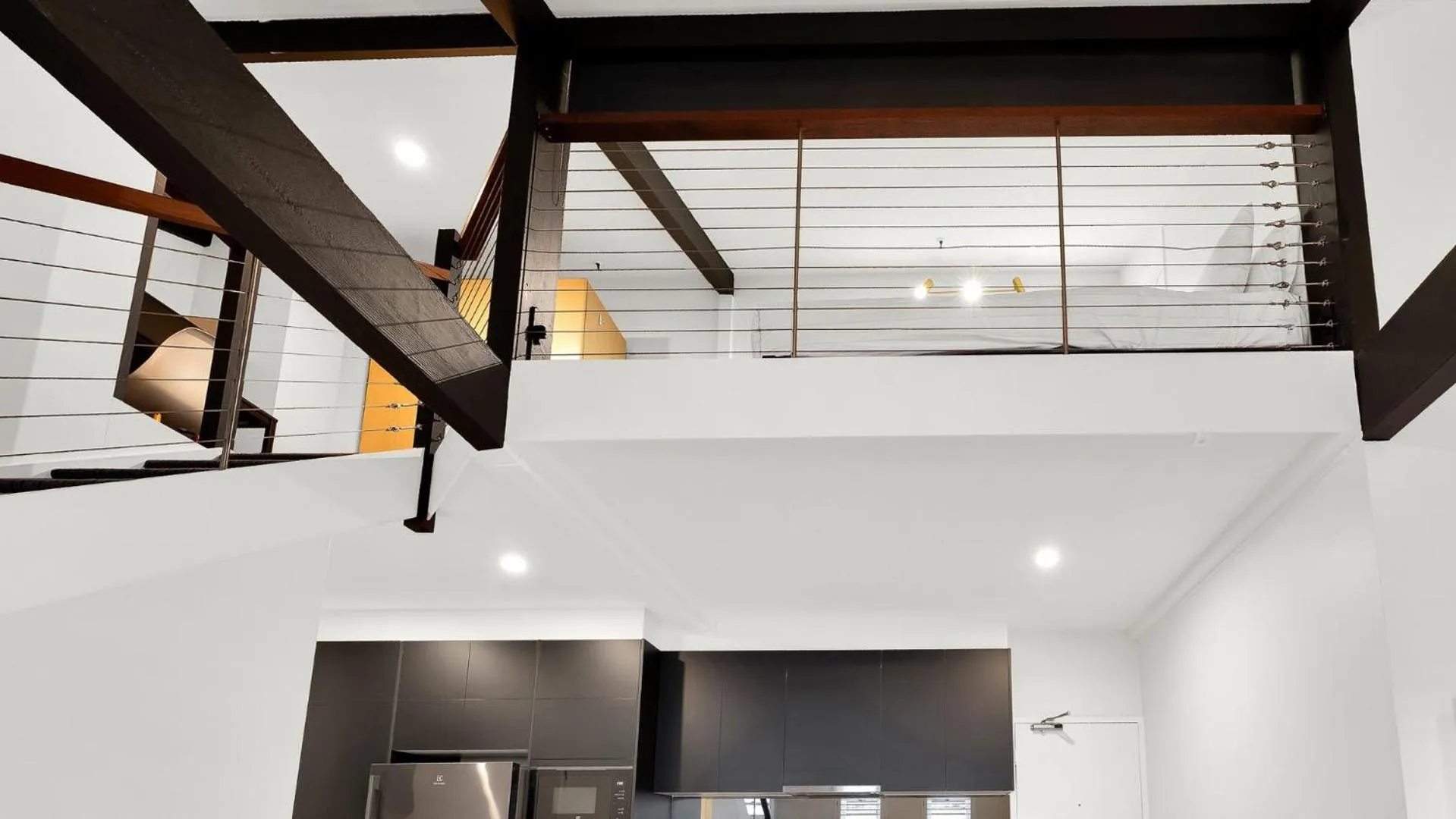 Kitchen or kitchenette in Gordon House Apartments